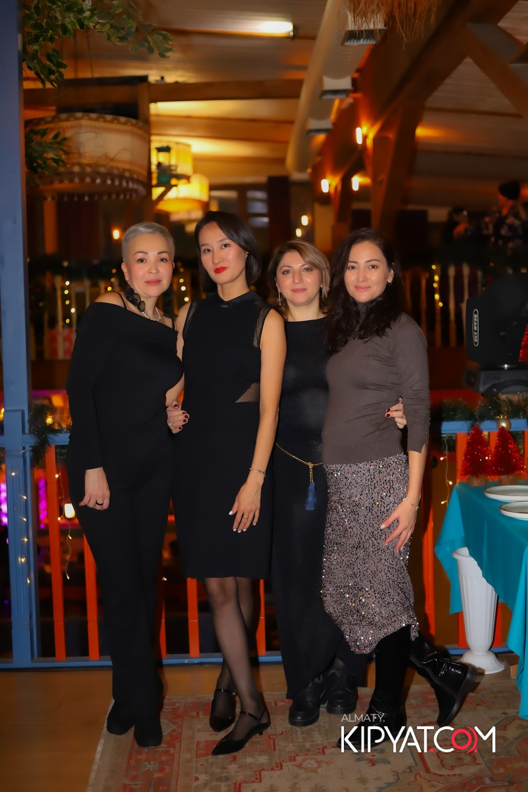 ГРУЗИНСКИЙ ДВОР НА КАБАНБАЙ БАТЫРА. КИПЯТКОМ АЛМАТЫ!