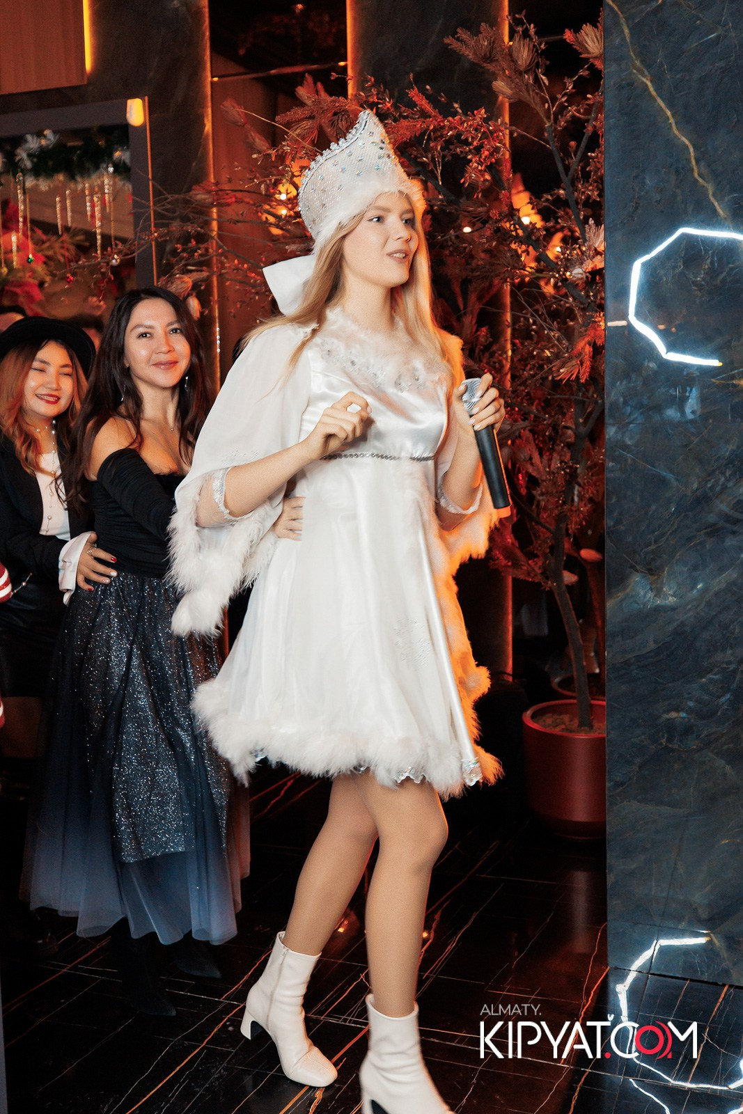 БАР ПАНАЕХАЛИ НА ДОСТЫК. КИПЯТКОМ АЛМАТЫ!