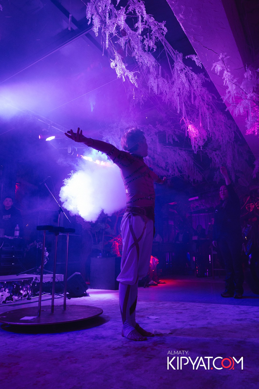 EDEN BAR & RESTAURANT. КИПЯТКОМ АЛМАТЫ!