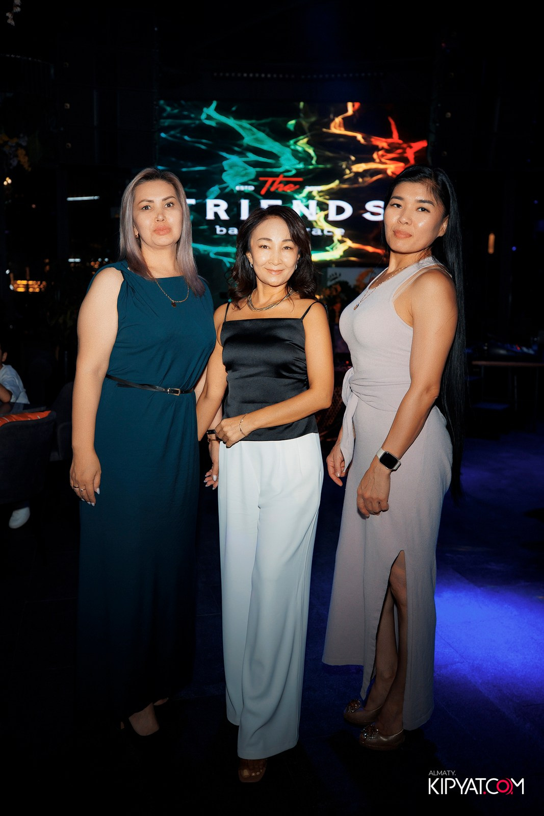 FRIENDS BAR & TERRACE. КИПЯТКОМ АЛМАТЫ!