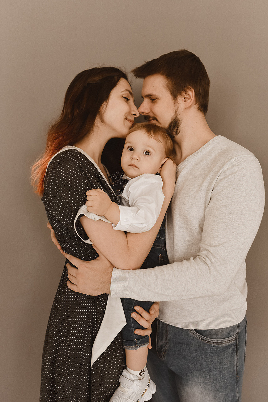 Семейная фотосессия в фотостудии в Ростове. Свадебный и семейный фотограф в Ростове-на-Дону Елена Сторожок