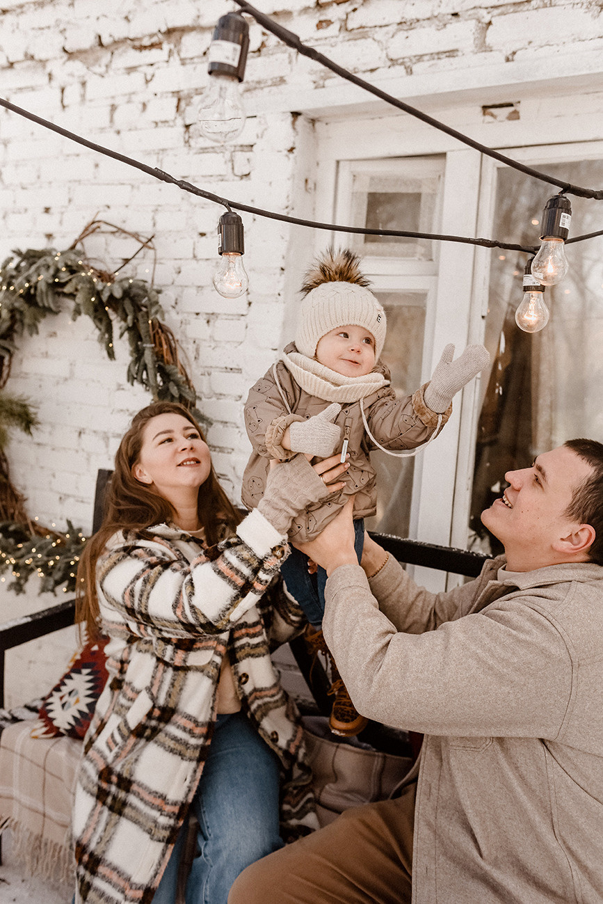 Уличная новогодняя фотосессия Инны, Андрея и Есении. Свадебный и семейный фотограф в Ростове-на-Дону Елена Сторожок