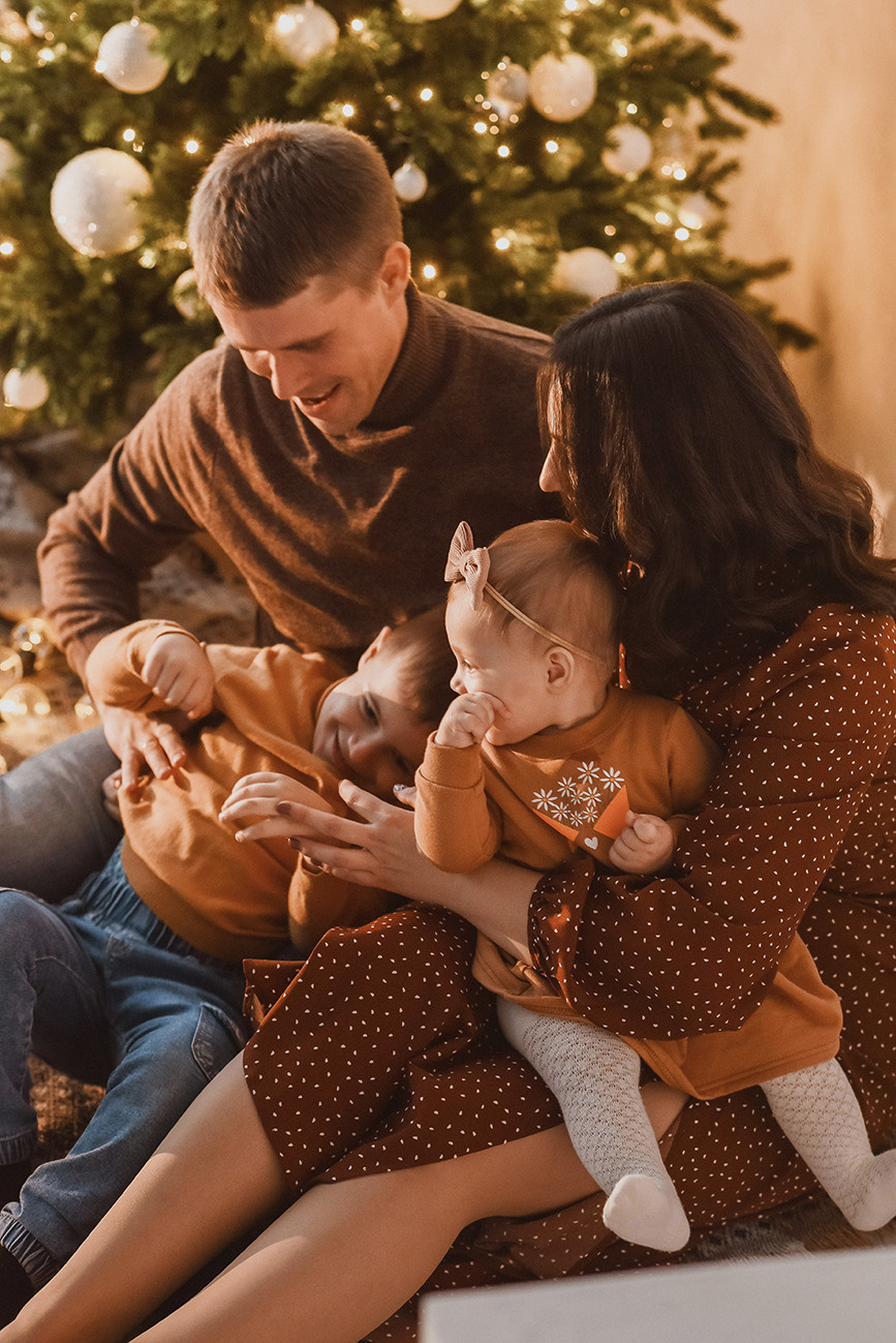Семейная новогодняя фотосессия семьи Кулешовых в Каменске. Свадебный и семейный фотограф в Ростове-на-Дону Елена Сторожок