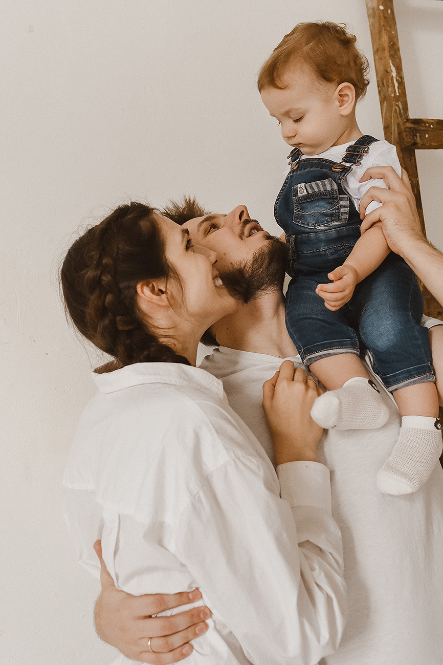 Семейная фотосессия в фотостудии в Ростове. Свадебный и семейный фотограф в Ростове-на-Дону Елена Сторожок