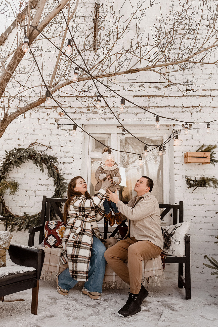 Уличная новогодняя фотосессия Инны, Андрея и Есении. Свадебный и семейный фотограф в Ростове-на-Дону Елена Сторожок