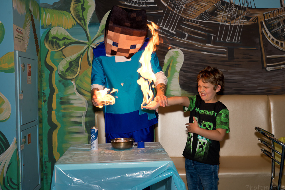 Детский день рождения. Photomantis