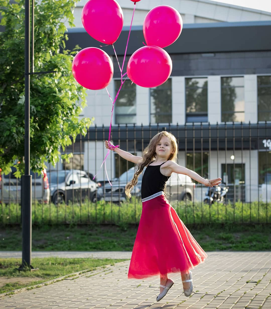 Прогулка у Арены. Выпускные альбомы. Детский, школьный фотограф Наумова Марина Воронеж