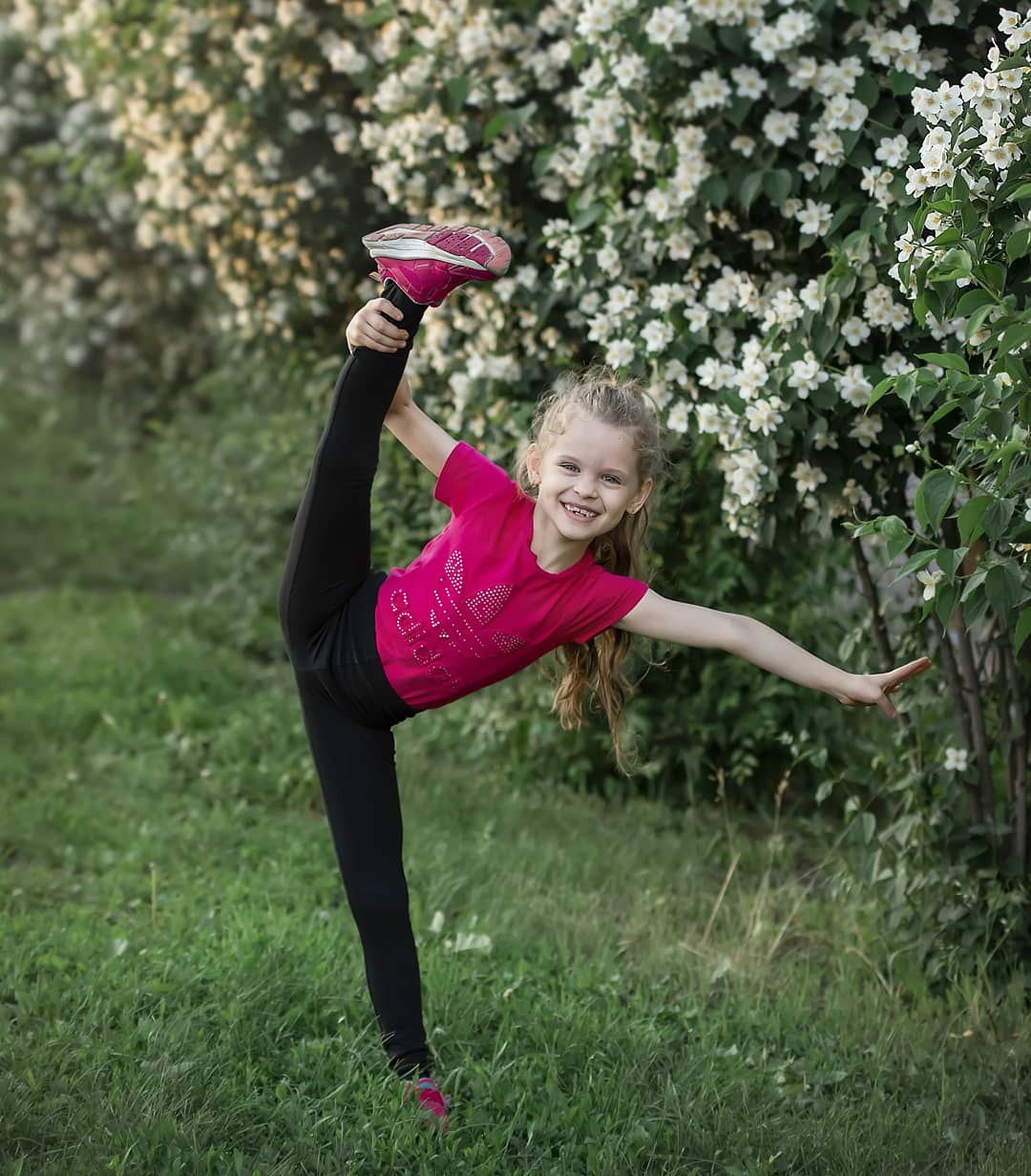 Прогулка у Арены. Выпускные альбомы. Детский, школьный фотограф Наумова Марина Воронеж