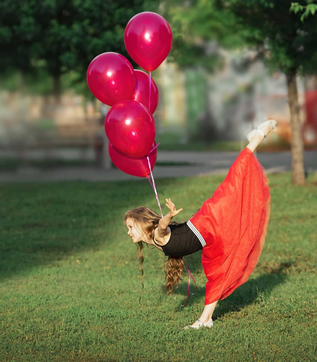 Прогулка у Арены. Выпускные альбомы. Детский, школьный фотограф Наумова Марина Воронеж