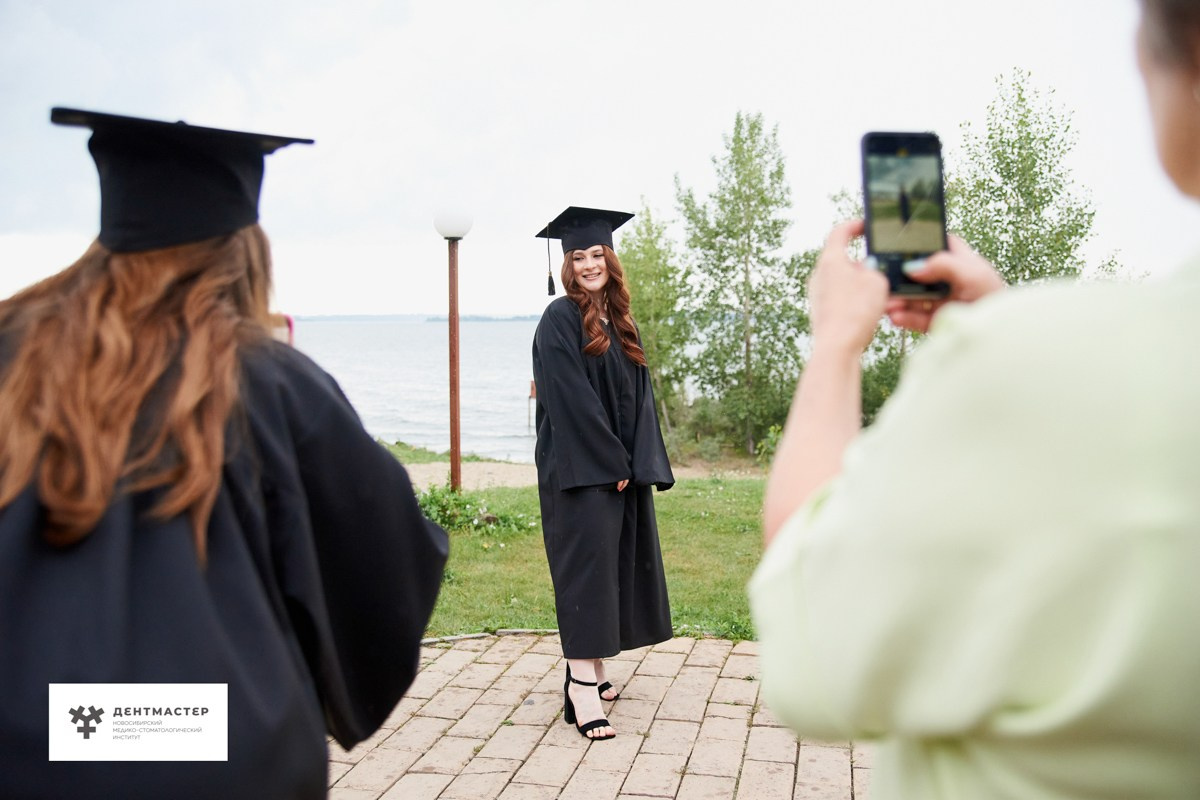 Репортаж с выпускного вечера мастерантуры Дентмастер. Репортажный и женский фотограф в Новосибирске