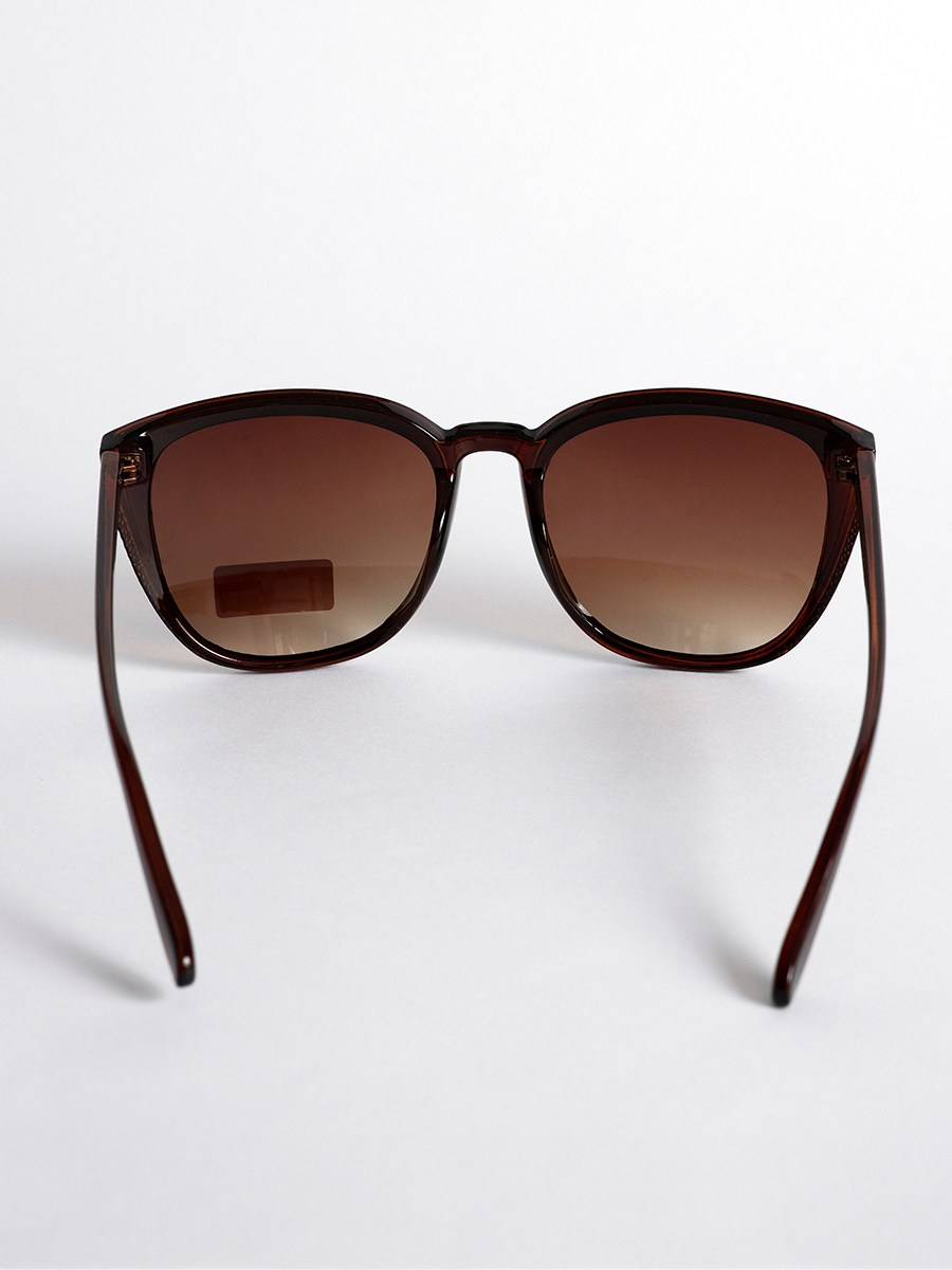 Съемка солнцезащитных очков. Фотограф в Санкт-Петербурге