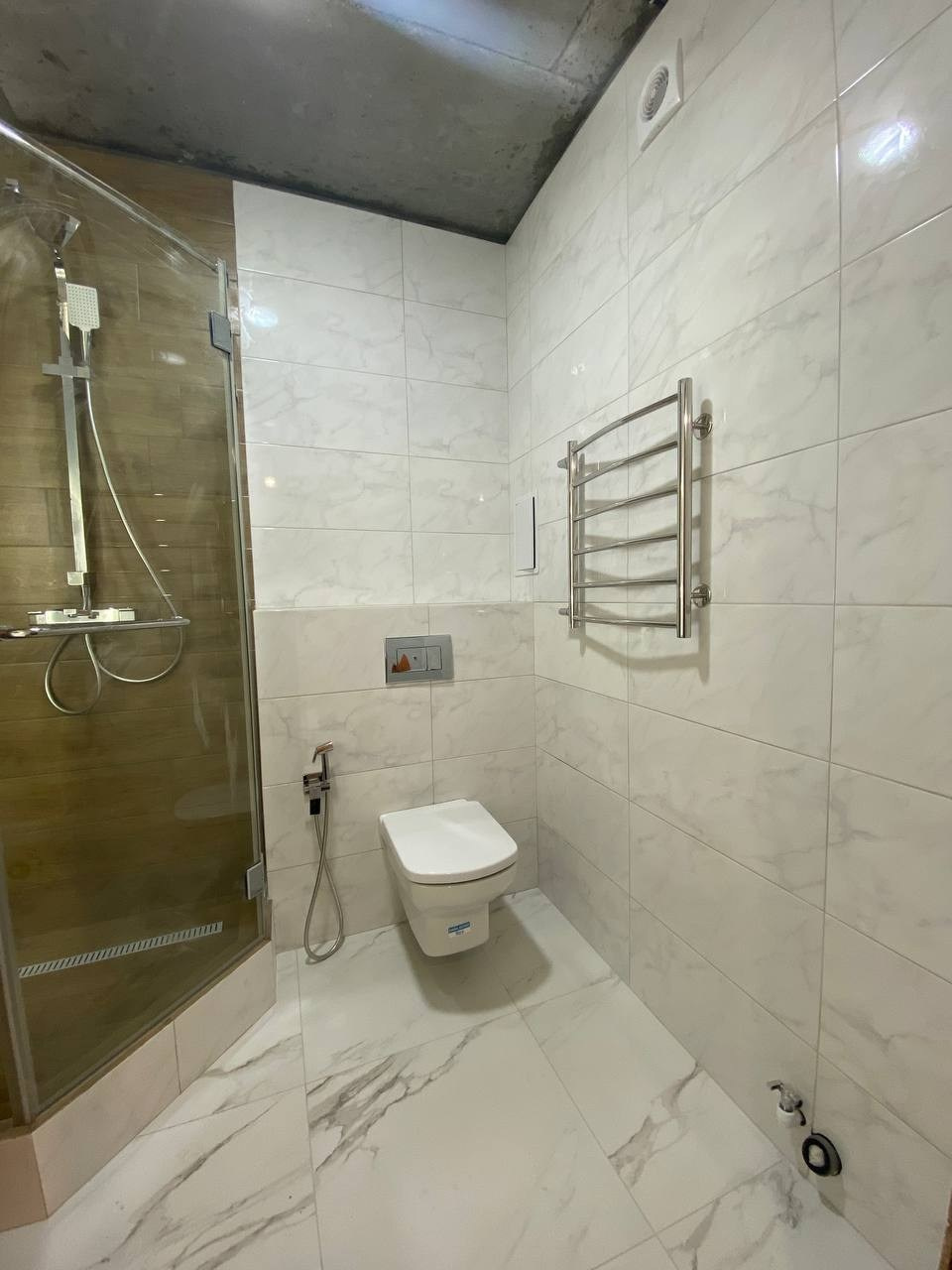 Ванная комната (ул. Краснококшайская д. 84а). Ремонт санузла, туалета, ванной под ключ в Казани. Укладка плитки