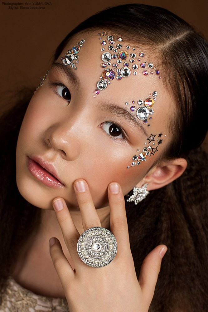 Детский портрет. Женский фотограф в Санк-Петербурге и Москве — фотосессия девушки в студии, портрет, фотосъемка