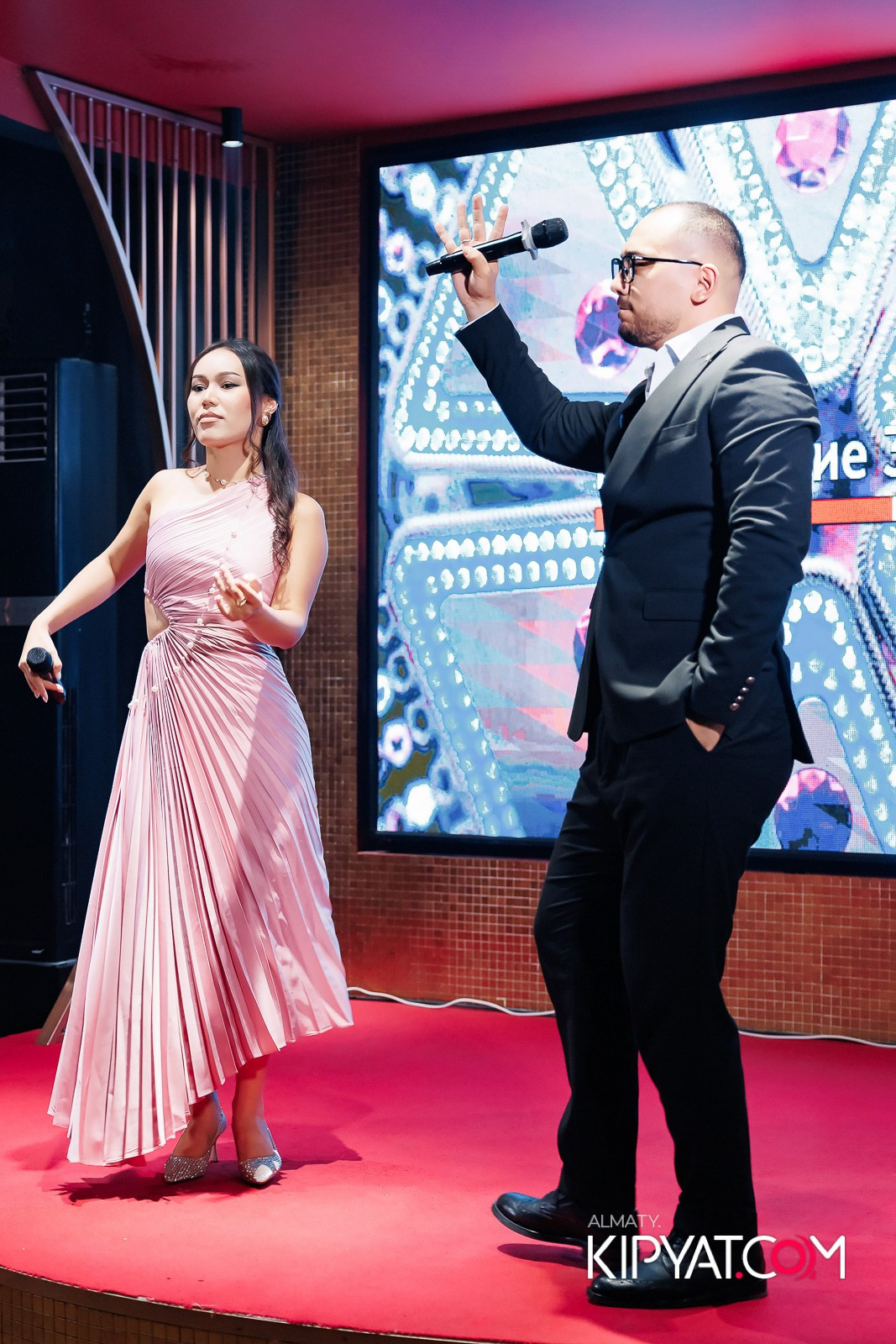 ЗАЯ, НА БИС. КИПЯТКОМ АЛМАТЫ!