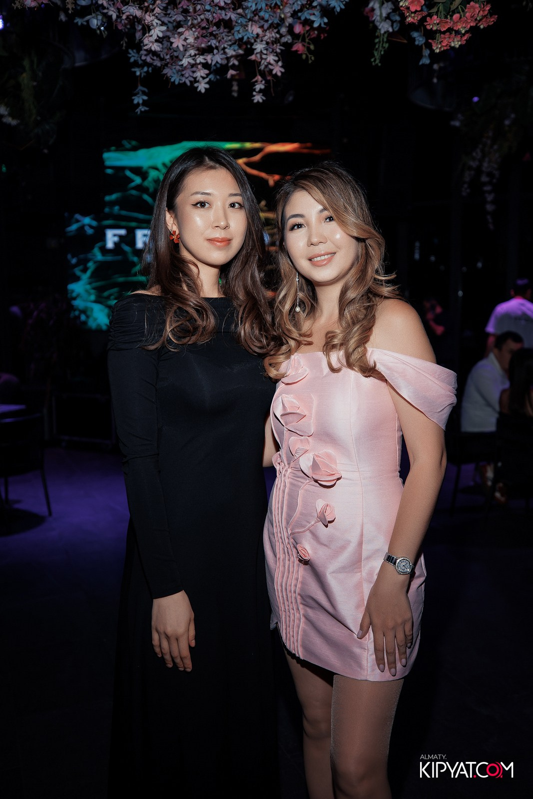 FRIENDS BAR & TERRACE. КИПЯТКОМ АЛМАТЫ!