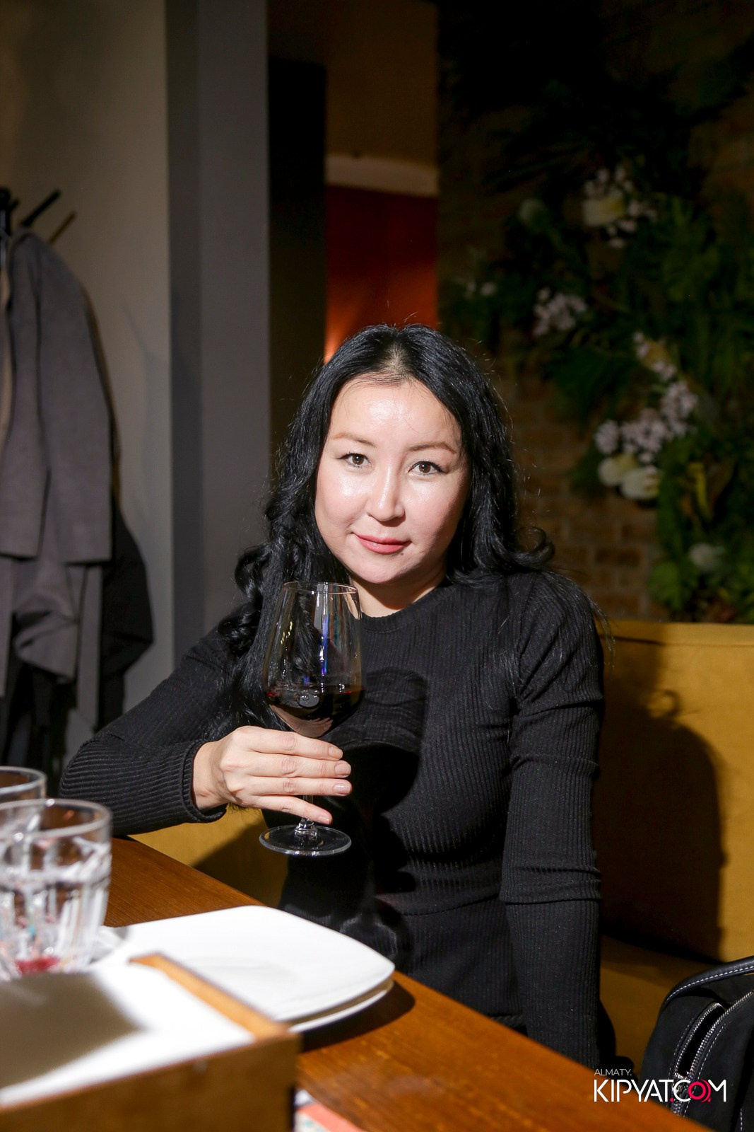 LIFE GRILL CAFE. КИПЯТКОМ АЛМАТЫ!