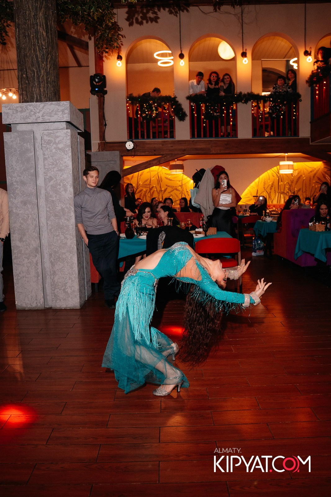 ГРУЗИНСКИЙ ДВОР НА КАБАНБАЙ БАТЫРА. КИПЯТКОМ АЛМАТЫ!