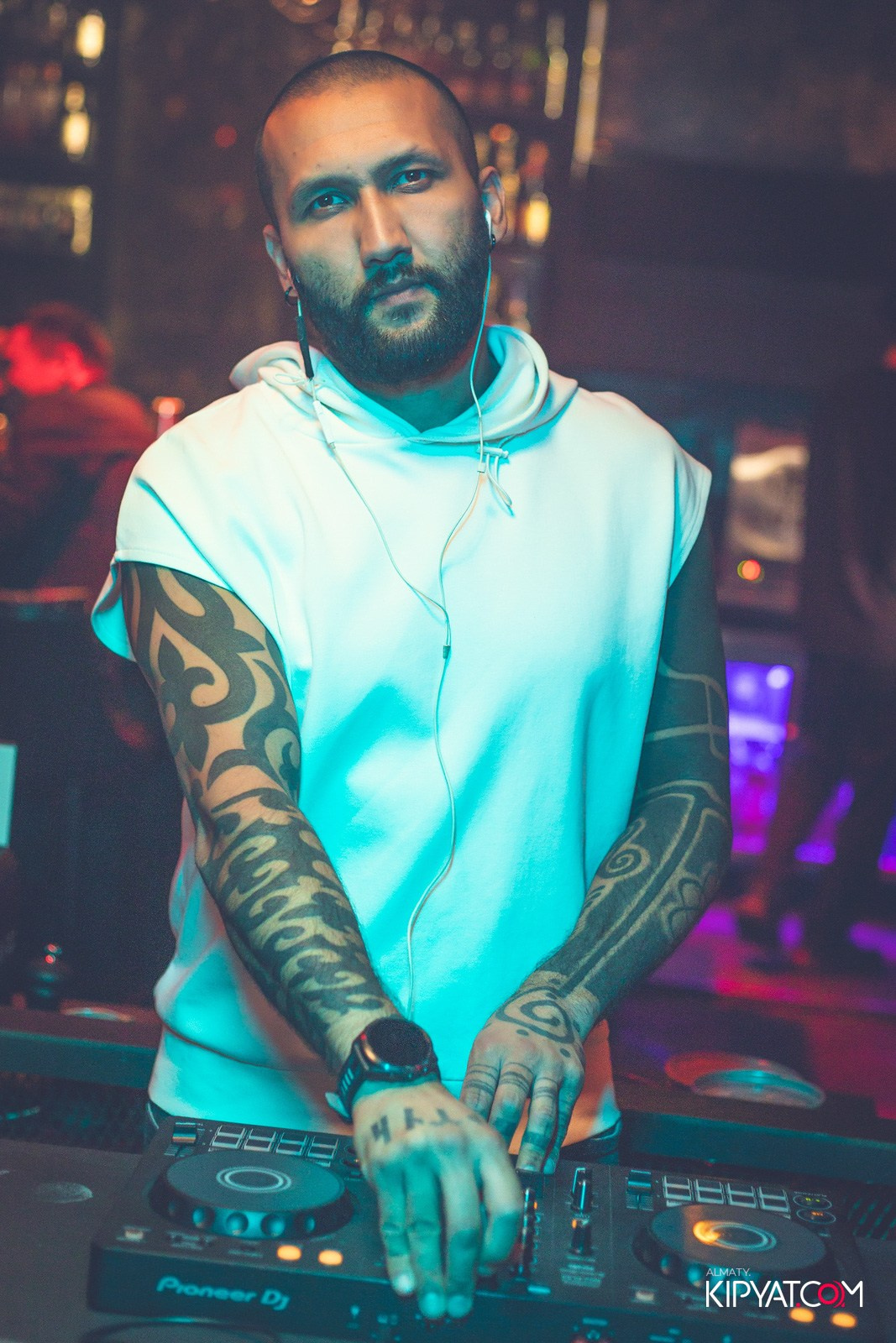 TANGIERS LOUNGE НА САТПАЕВА. КИПЯТКОМ АЛМАТЫ!