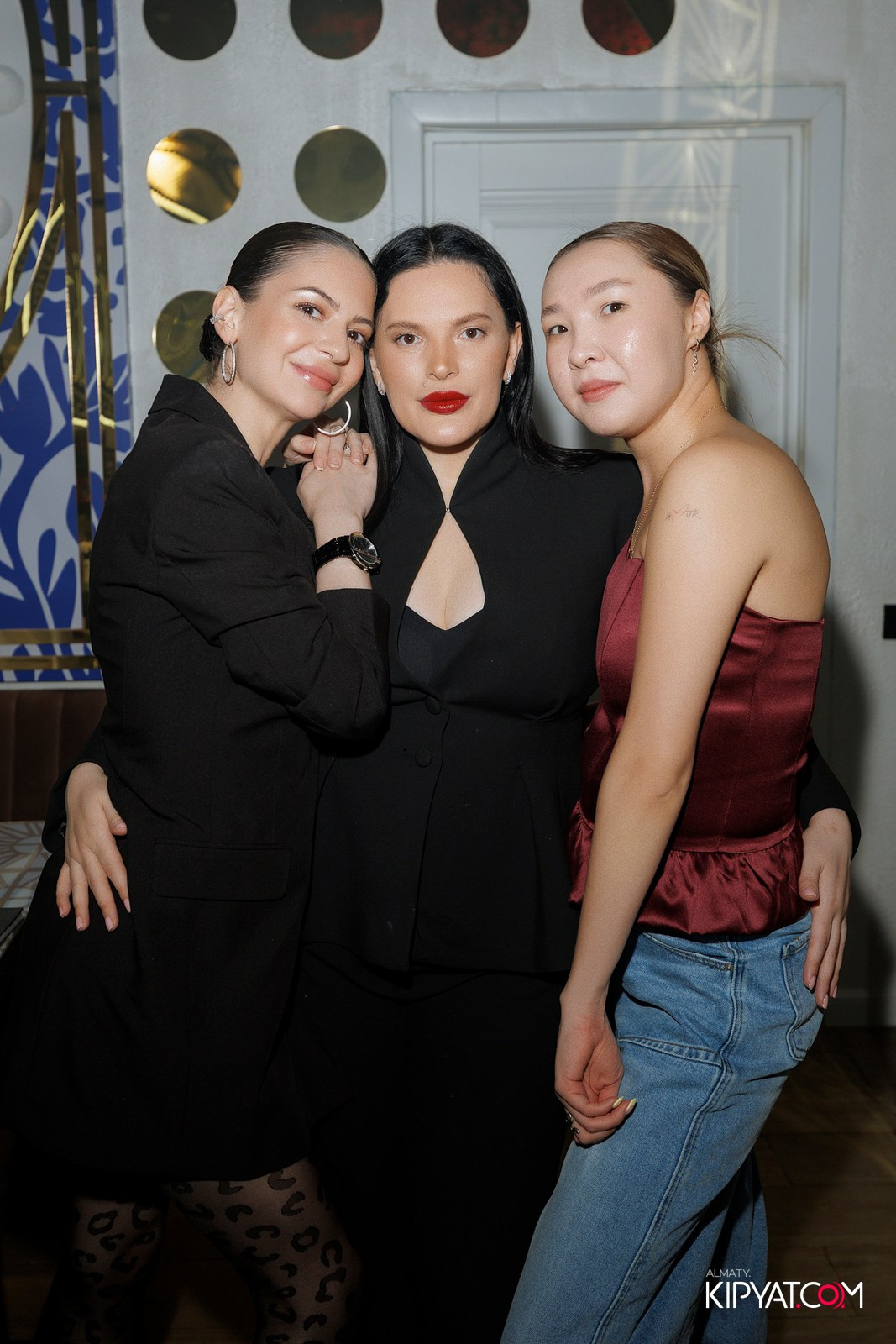 УХО И МЕДВЕДЬ НА КУРМАНАГАЗЫ. КИПЯТКОМ АЛМАТЫ! Фотосъемка мероприятий в Алматы