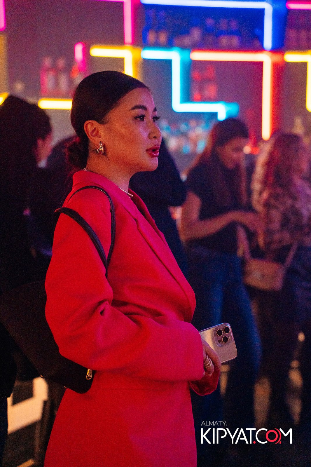 SANTA BARBARA — ВЫСТУПЛЕНИЕ LIZWI. КИПЯТКОМ АЛМАТЫ!