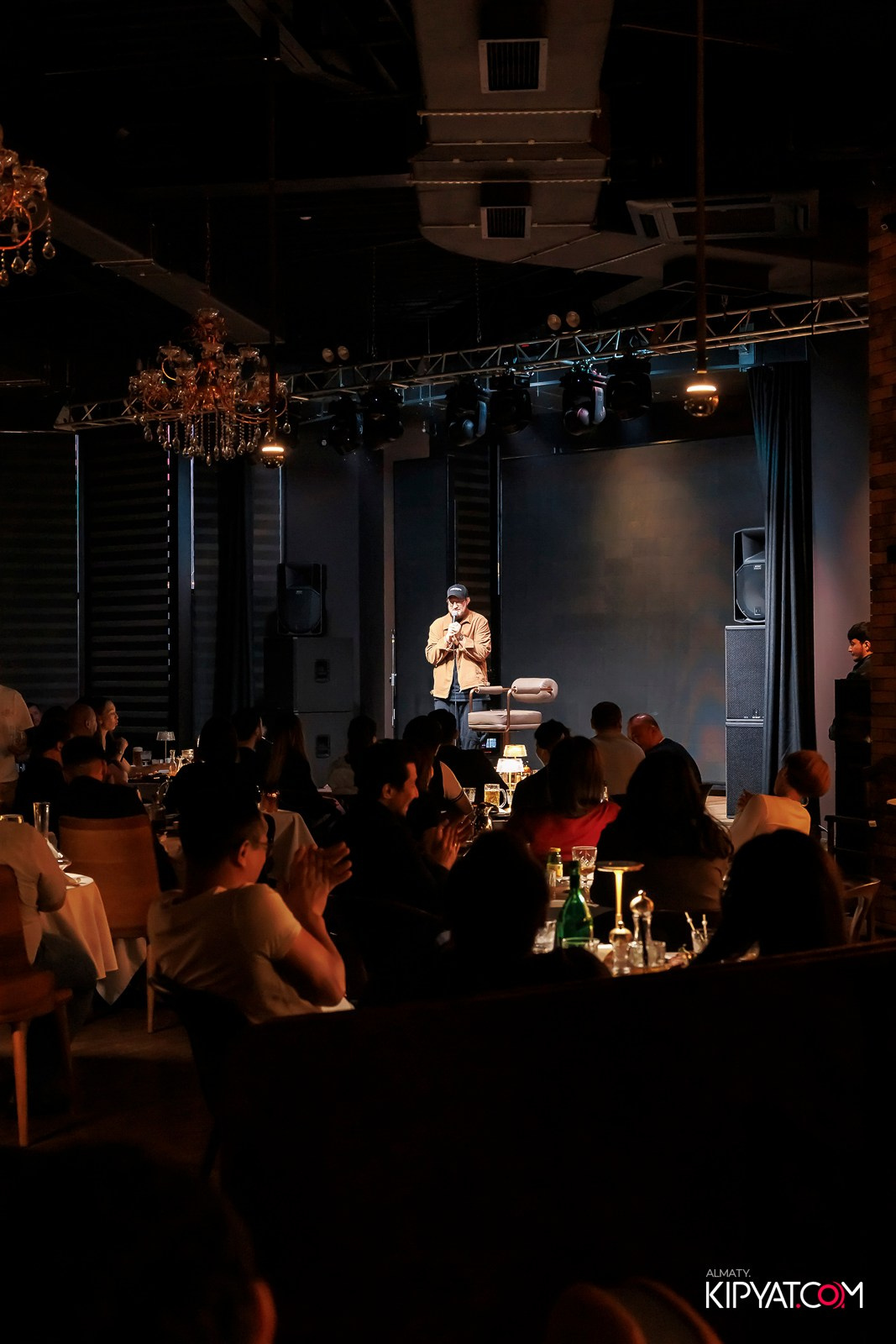 STAND UP КОНЦЕРТ АЛЕКСАНДА МЕРКУЛЬ. КИПЯТКОМ АЛМАТЫ! Фотосъемка мероприятий в Алматы