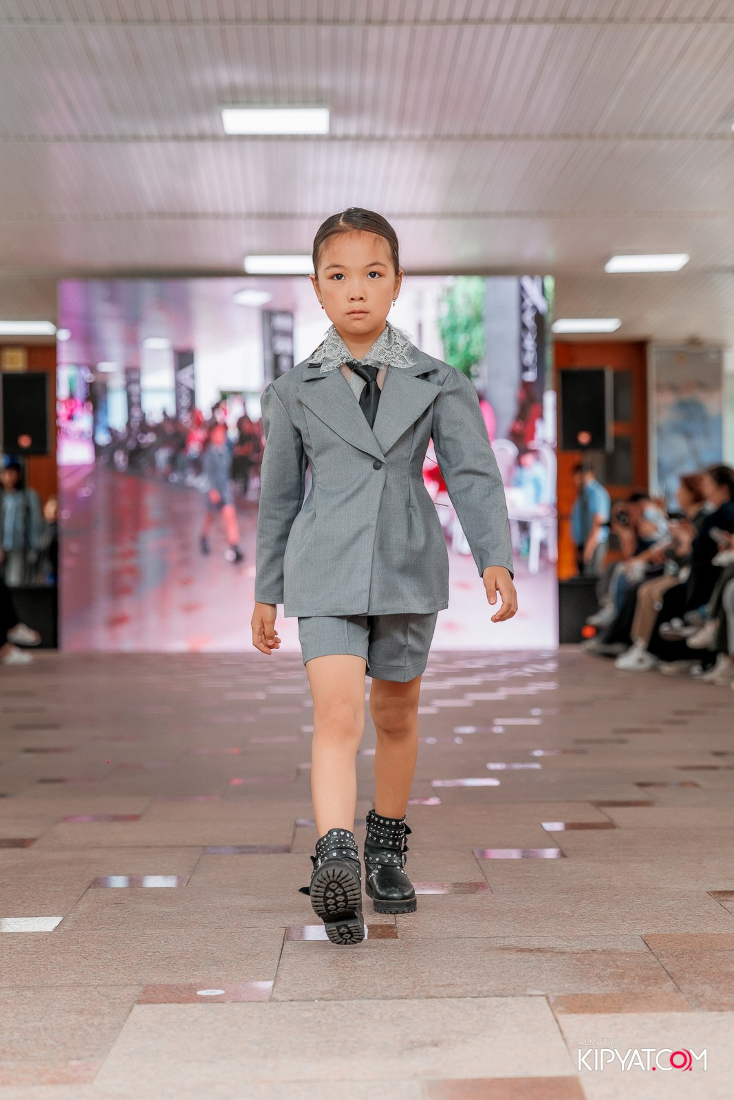 JUNIOR FASHION SHOW. КИПЯТКОМ АЛМАТЫ!