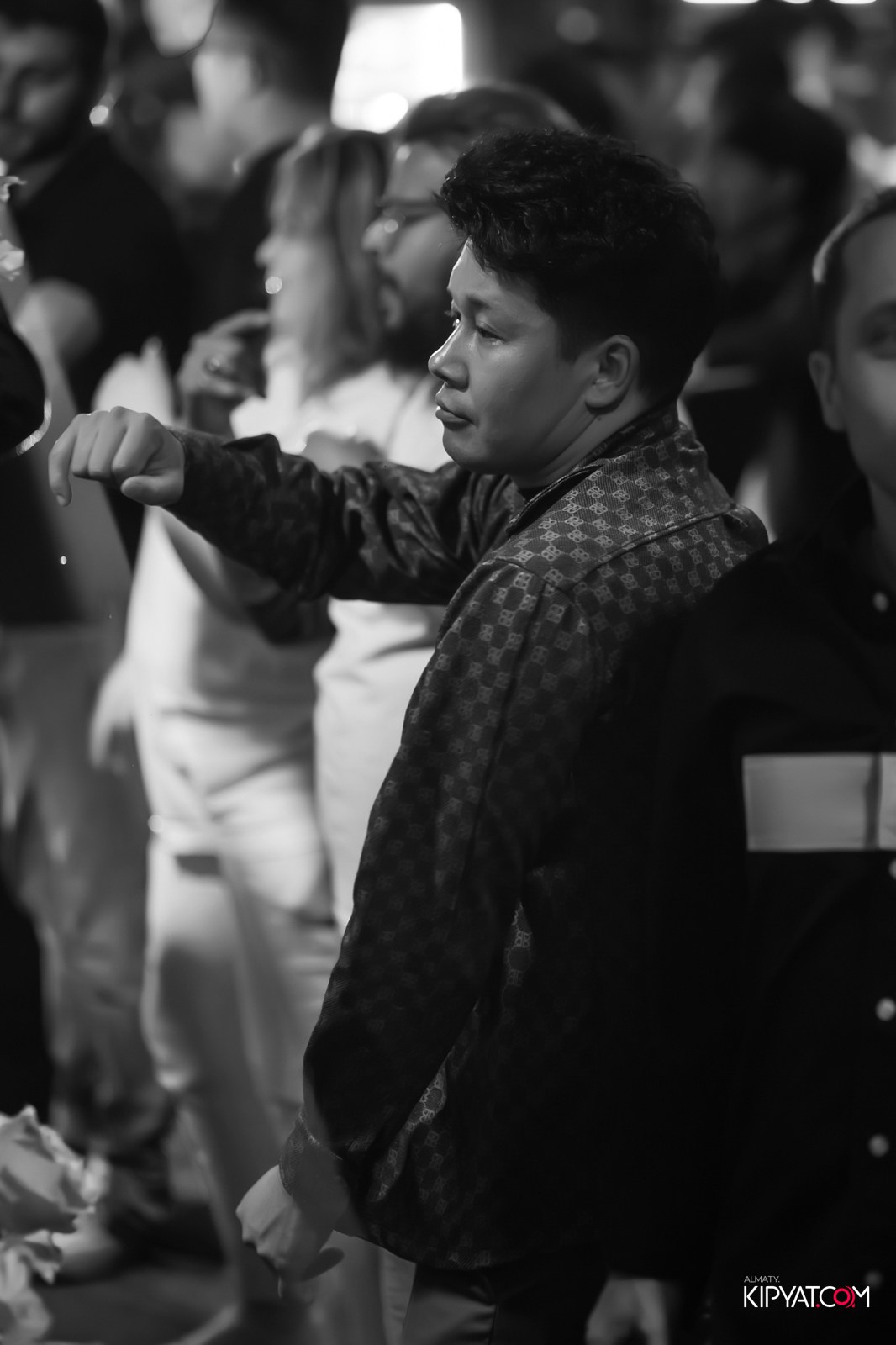 UYAT EMES BAR. КИПЯТКОМ АЛМАТЫ!