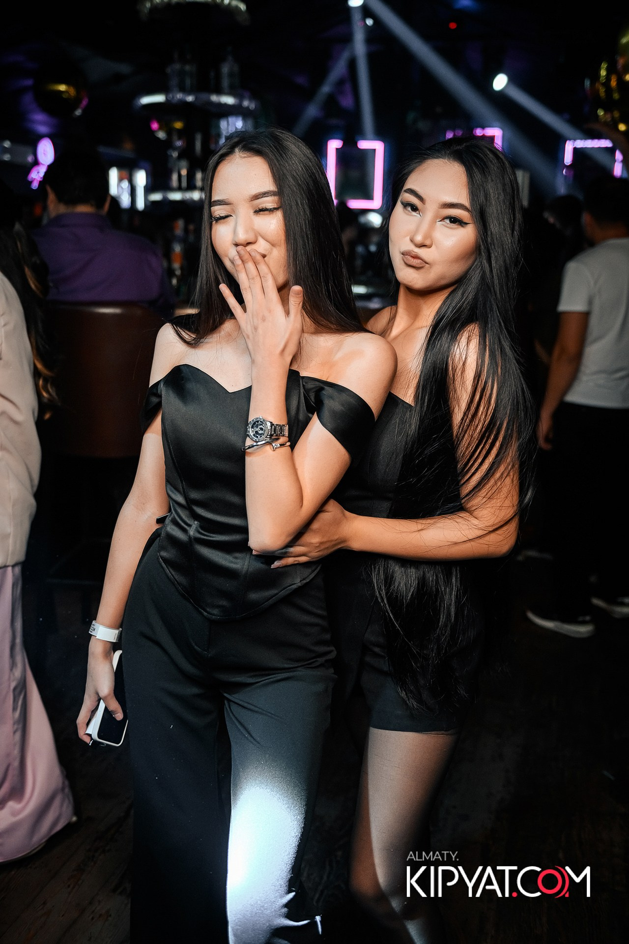 UYAT EMES BAR. КИПЯТКОМ АЛМАТЫ!