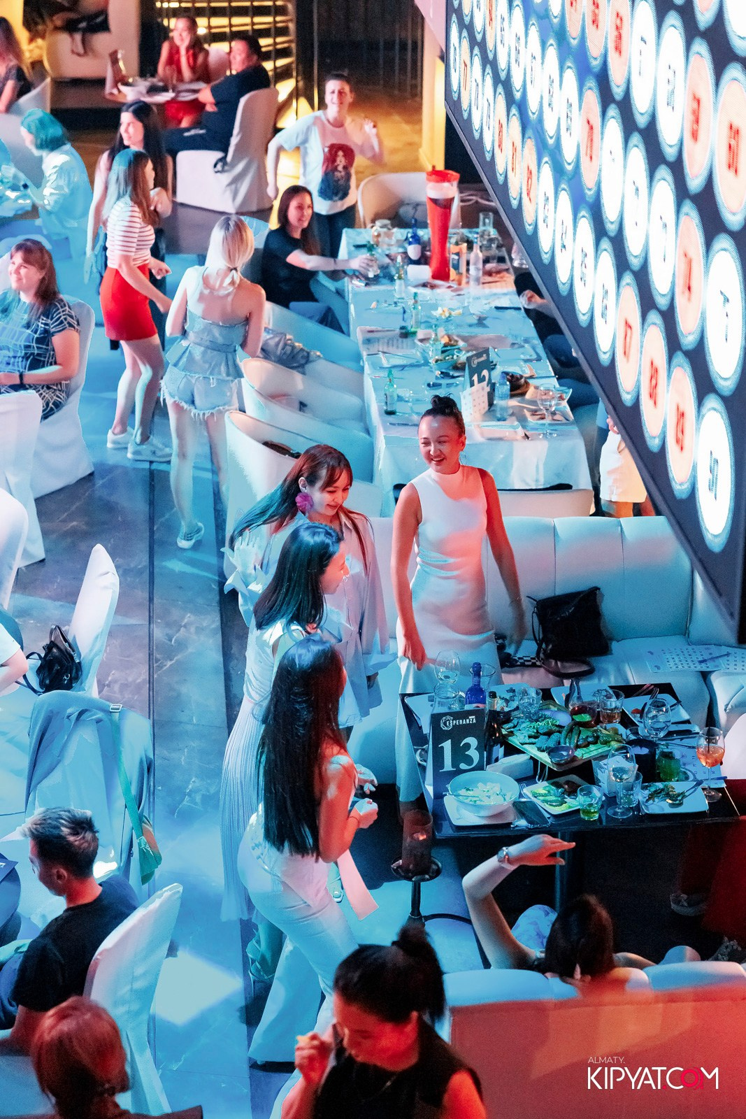 МУЗЫКАЛЬНОЕ ЛОТО В HIT RETRO. КИПЯТКОМ АЛМАТЫ!