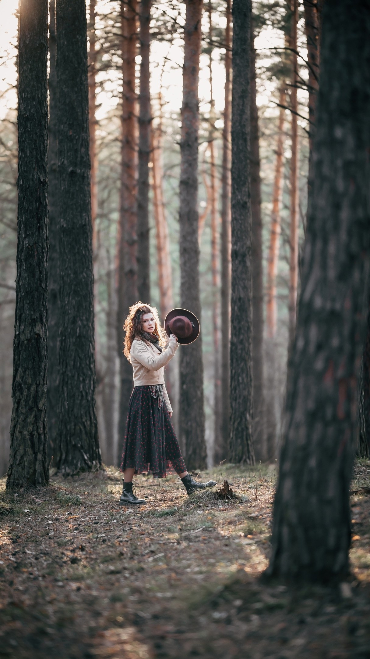 Прогулочная фотосессия в лесу