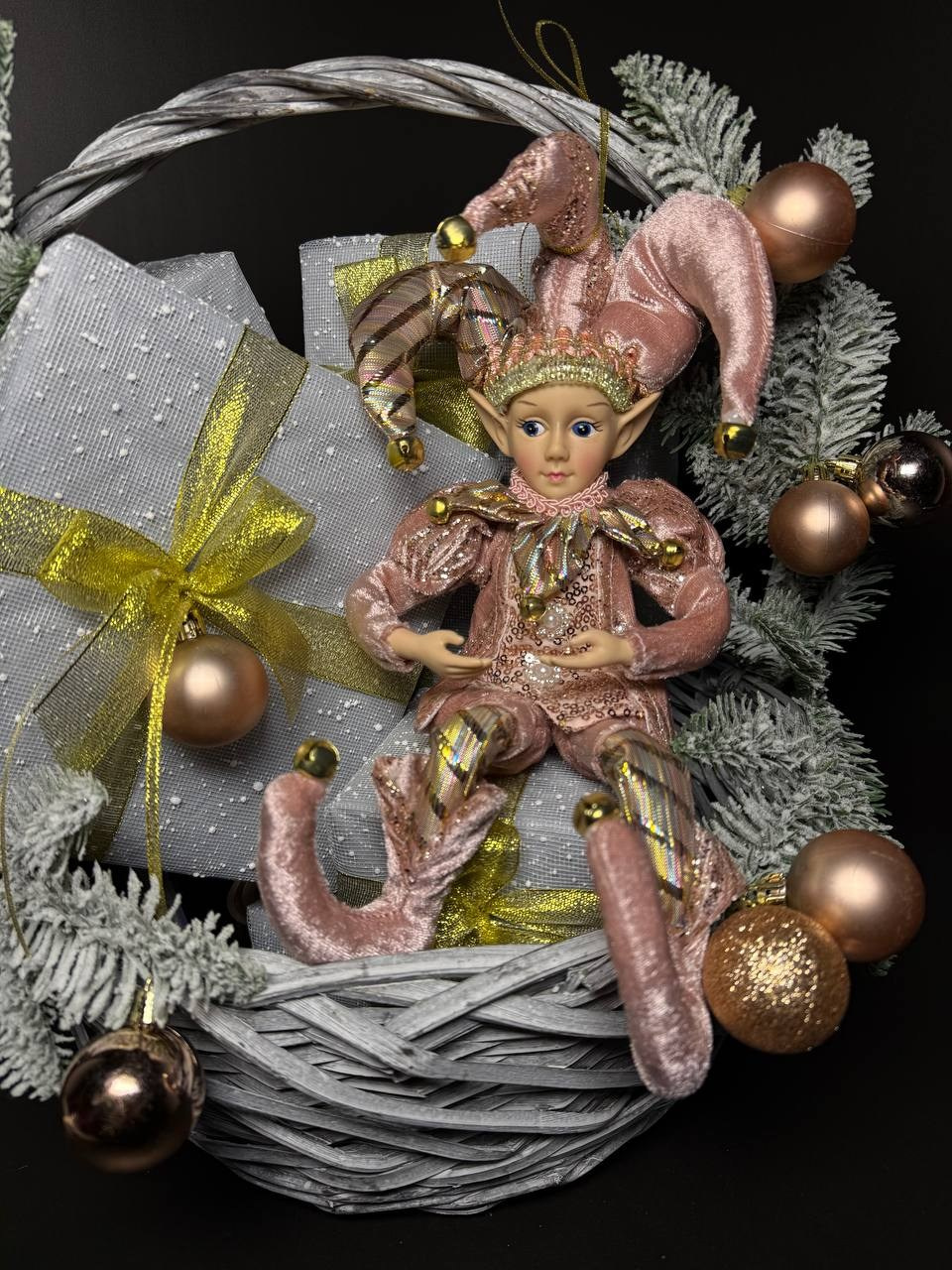 Новогодняя корзина. Студия подарочных наборов «Владия»