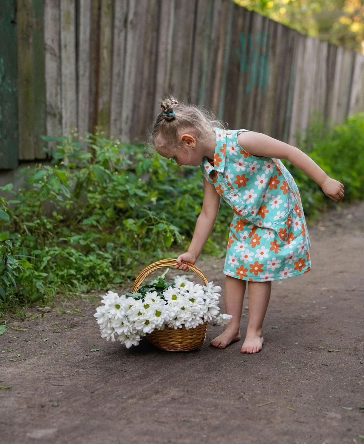 Девочка с цветами. Главная