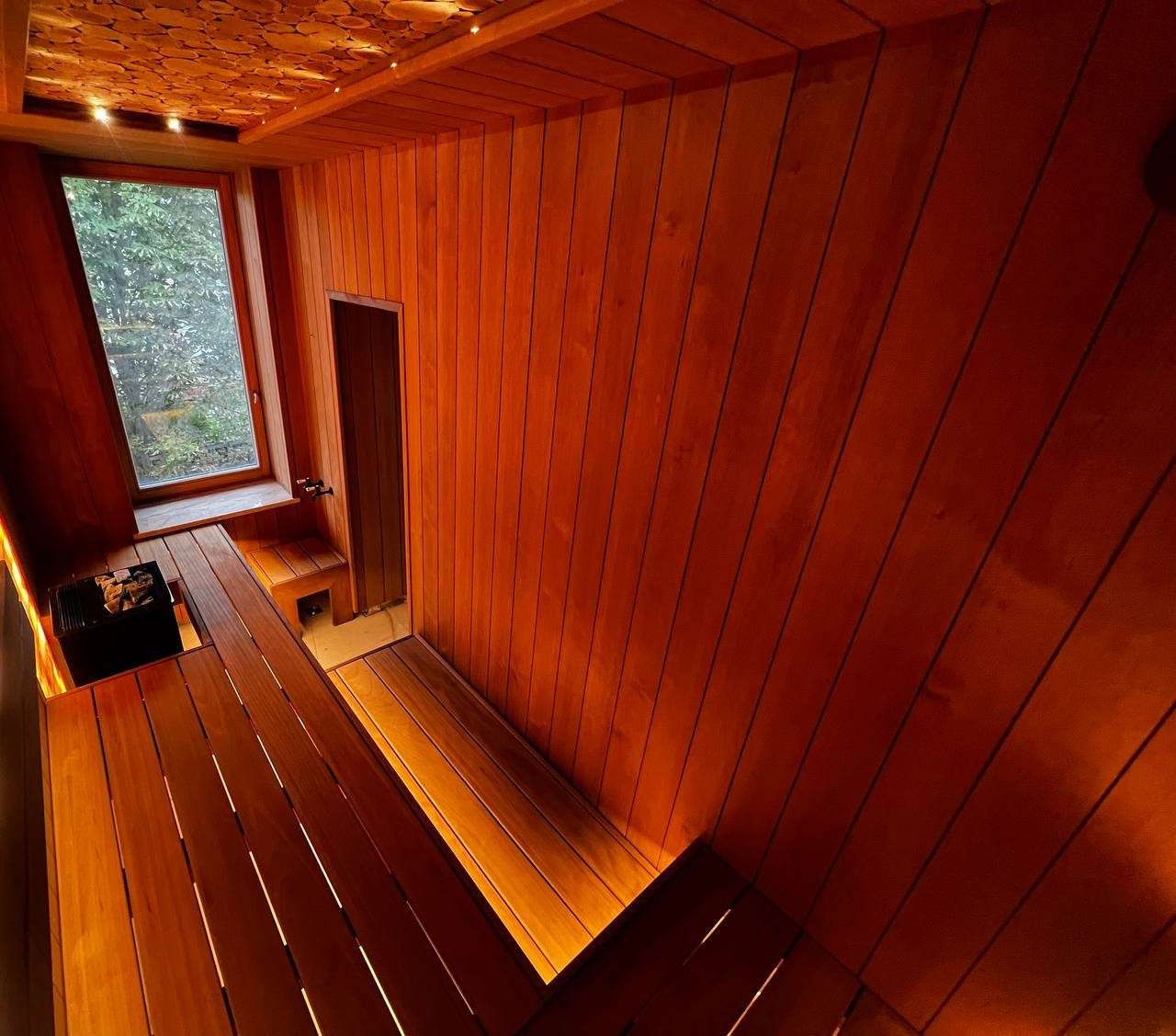 Печи Горбунова выдали нам на реализацию очень красивый и технологичный проект в Заречье. Вид имеет, но мы так делать не рекомендуем. SaunaTopMasters