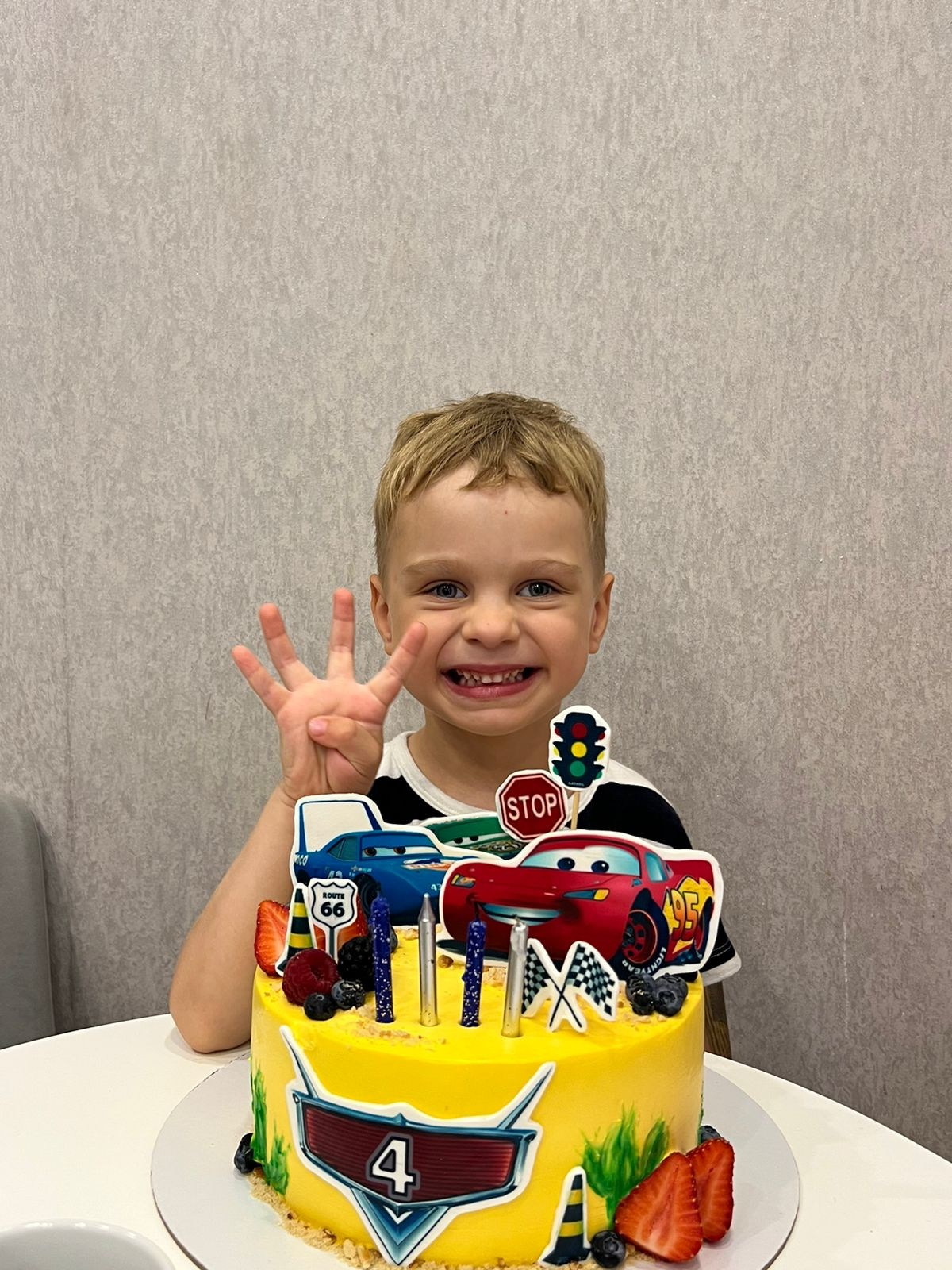 Отзывы. Katyasugarsugar капкейки, зефир, торты Москва