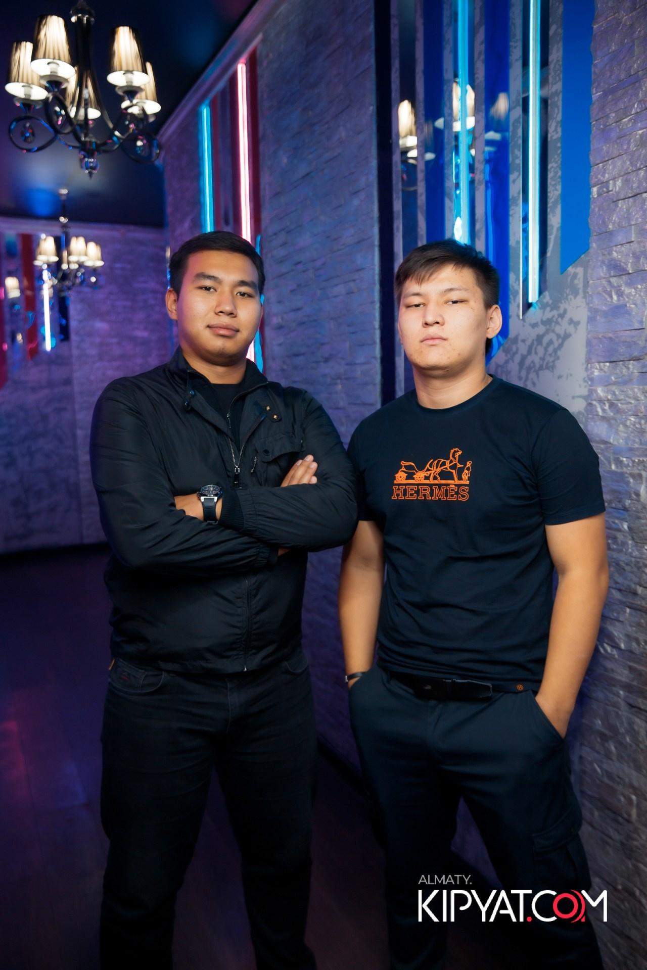 Ухо и медведь на Гагарина. КИПЯТКОМ АЛМАТЫ!