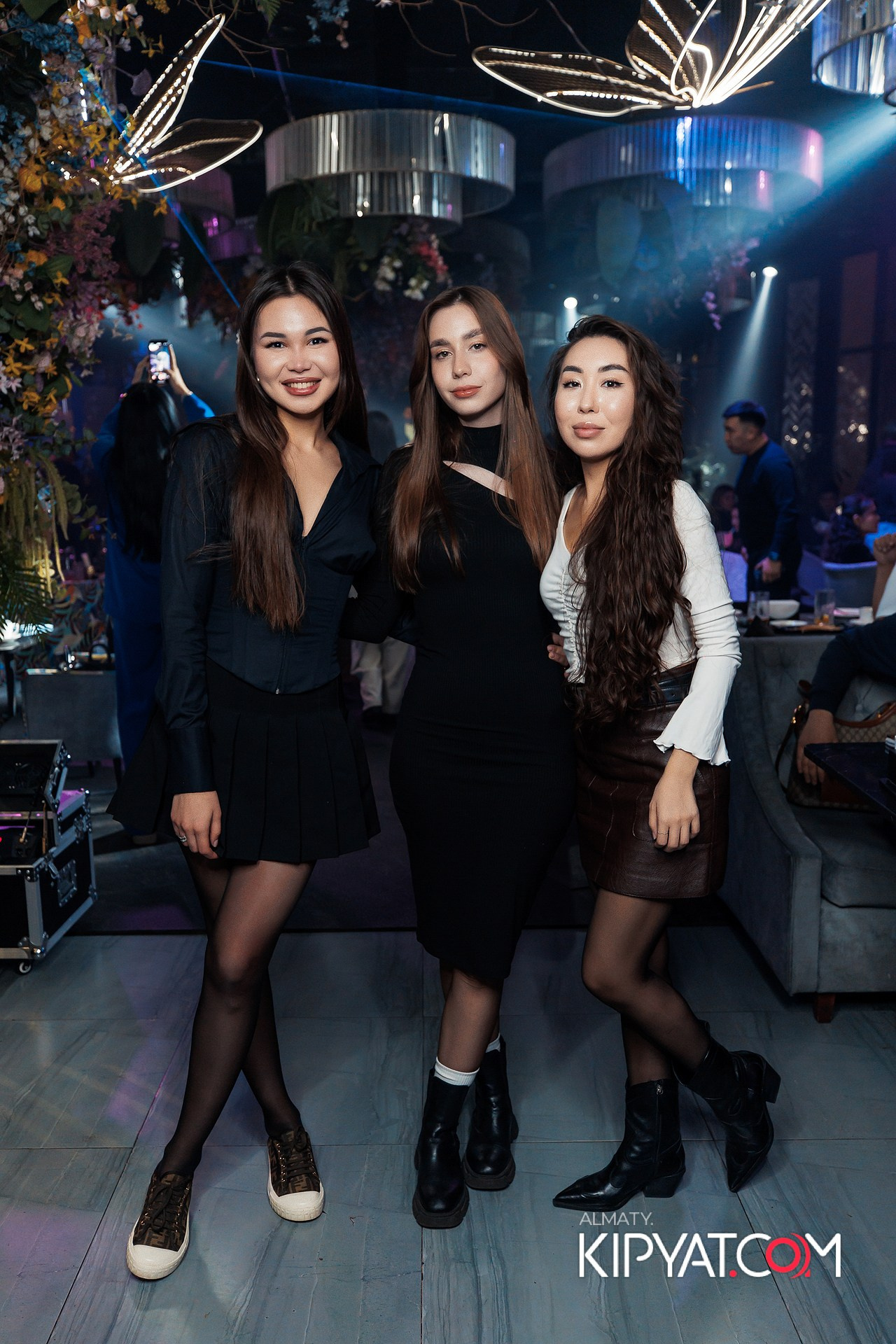 FRIENDS BAR & TERRACE. КИПЯТКОМ АЛМАТЫ!