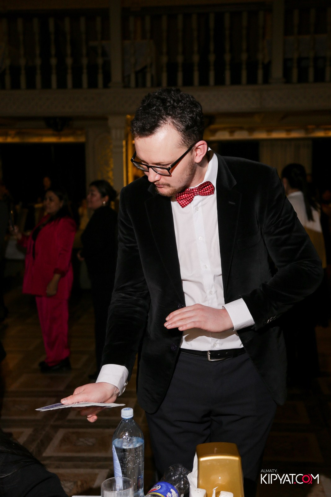 РЕСТОРАН ALAZANI НА КАБАНБАЙ БАТЫРА. КИПЯТКОМ АЛМАТЫ!