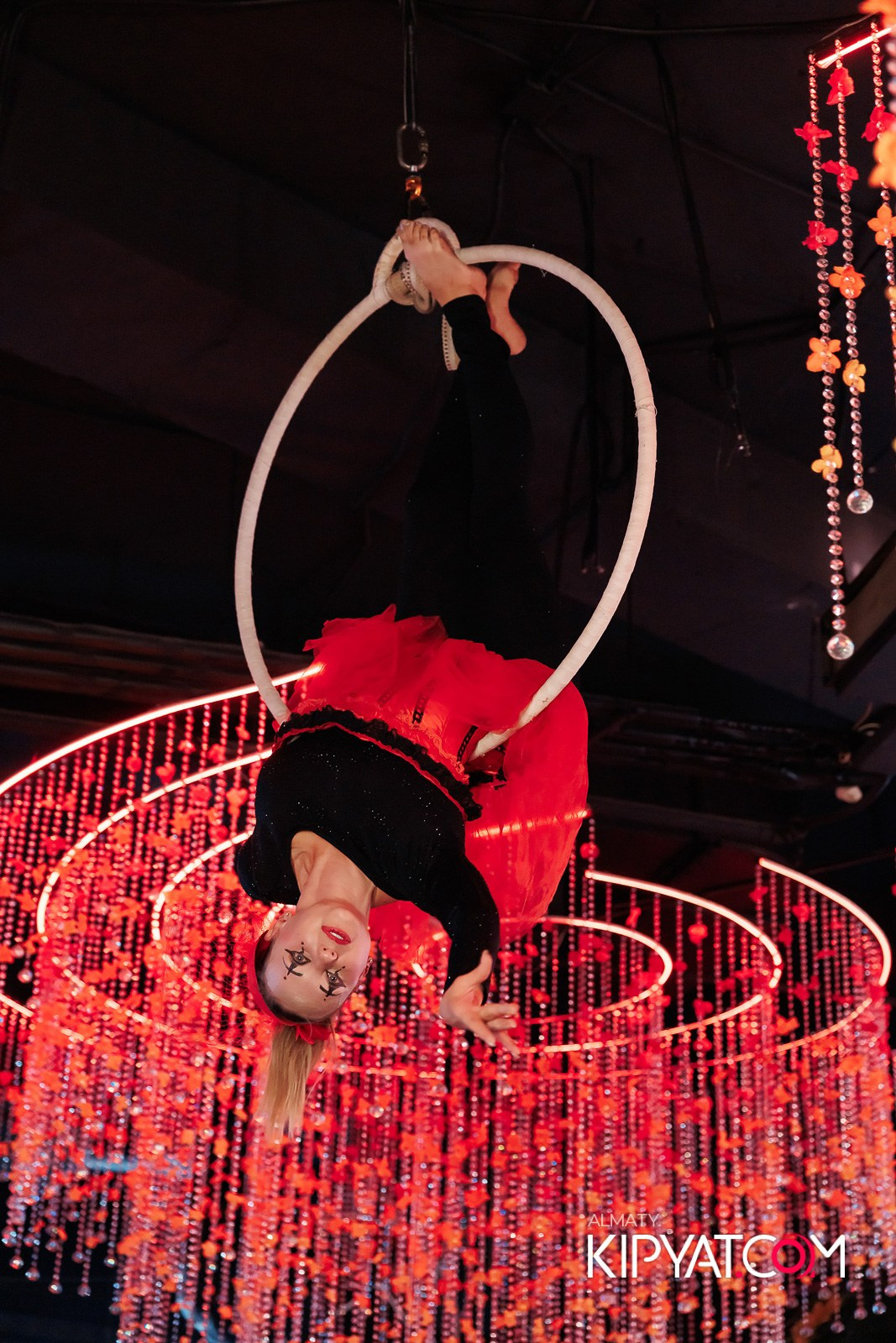 FRIENDS BAR & TERRACE. КИПЯТКОМ АЛМАТЫ!