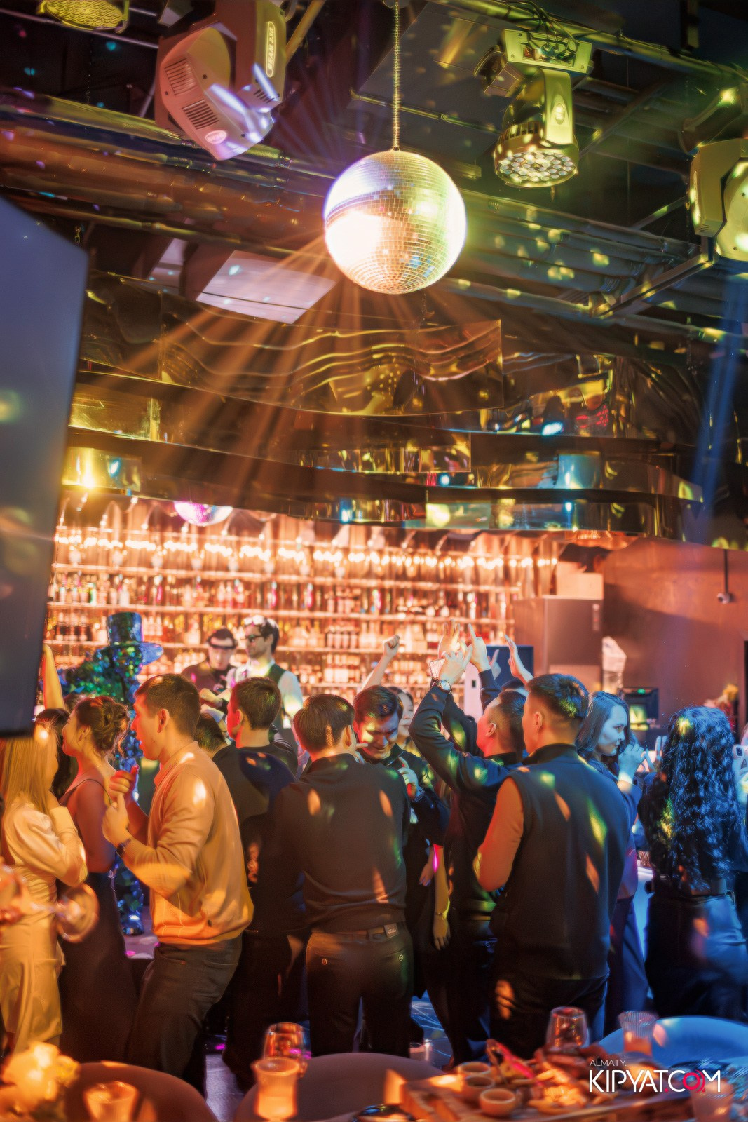 MOOD KARAOKE & TERRACE. КИПЯТКОМ АЛМАТЫ!
