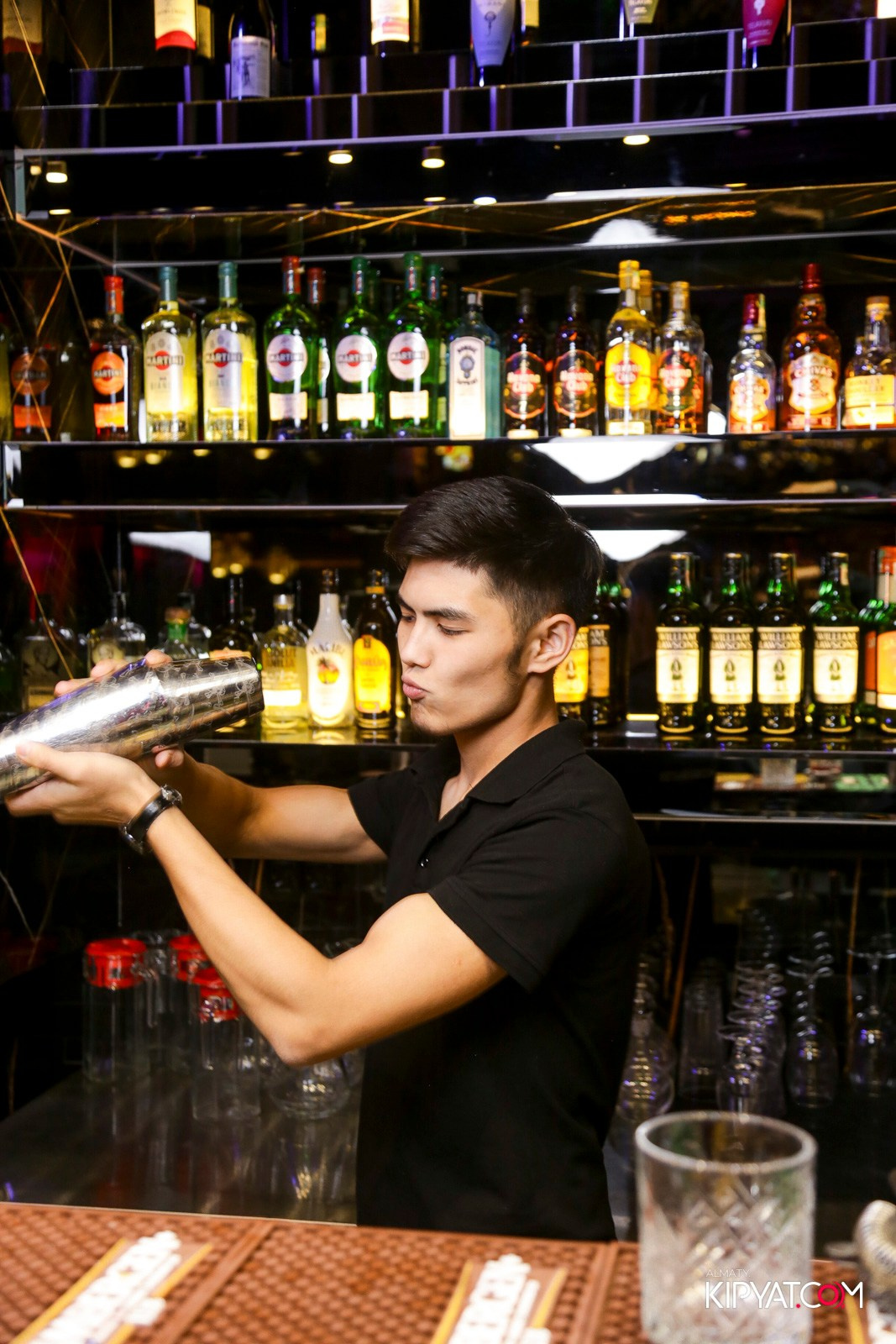 БАР ПАНАЕХАЛИ НА ДОСТЫК. КИПЯТКОМ АЛМАТЫ!