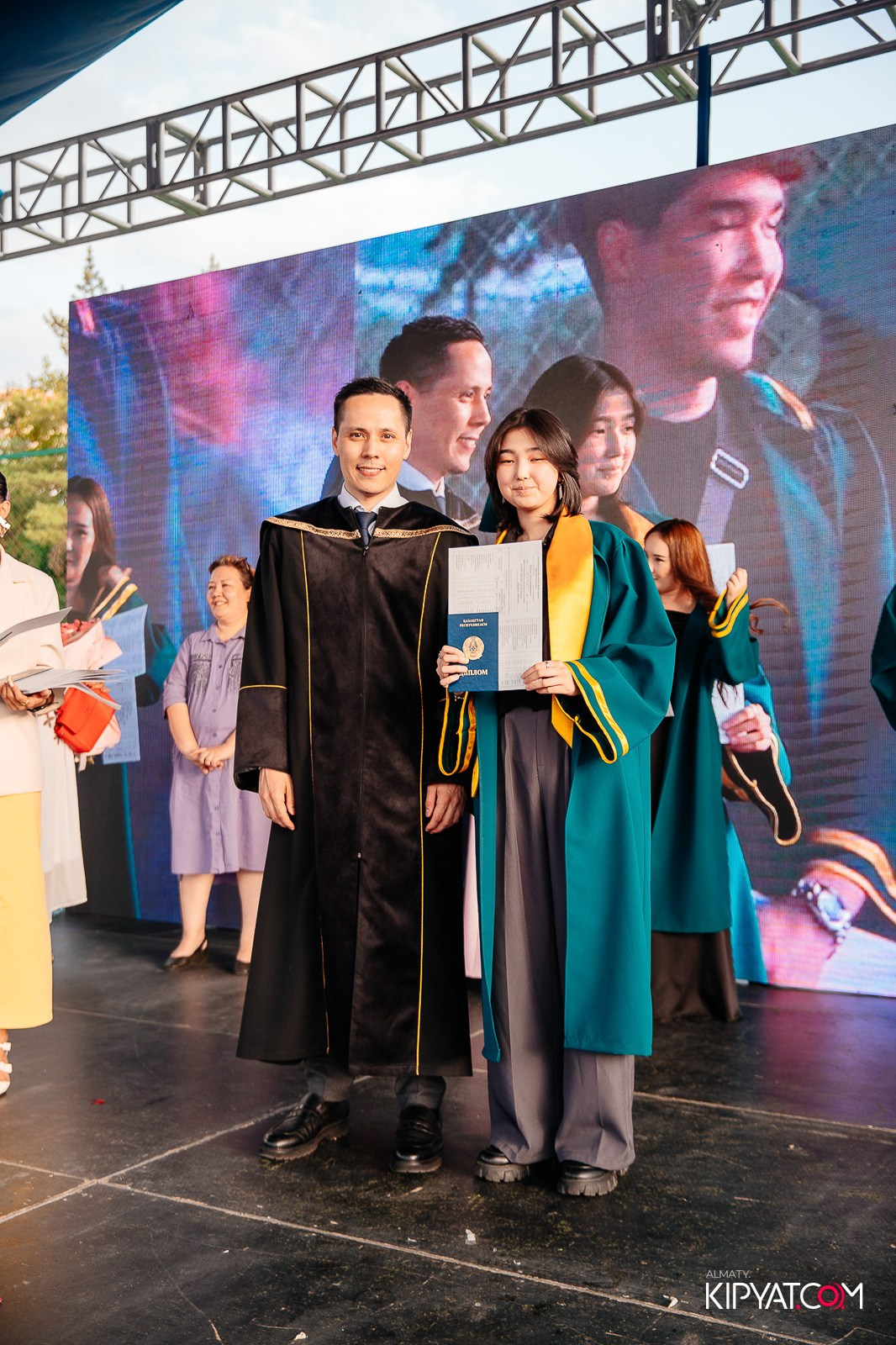 ВРУЧЕНИЕ ДИПЛОМОВ — НАРХОЗ КОЛЛЕДЖ. Part 4. КИПЯТКОМ АЛМАТЫ!