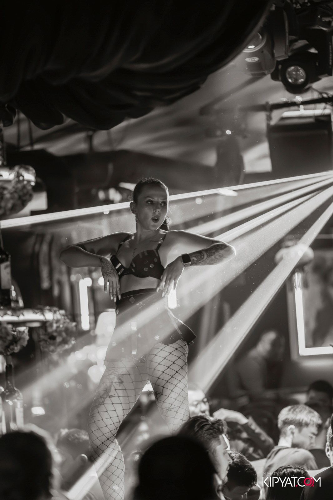 UYAT EMES BAR. КИПЯТКОМ АЛМАТЫ!