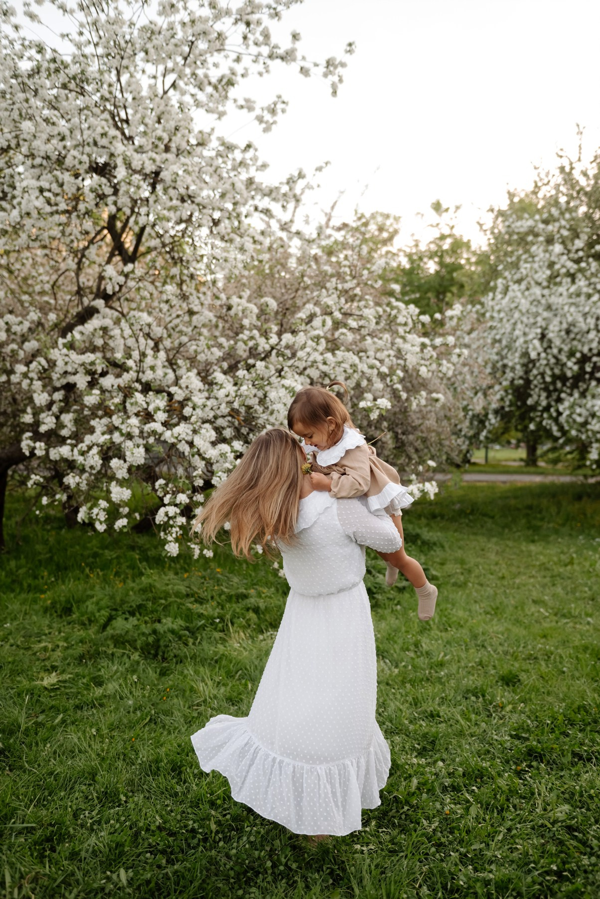 Яблоневое цветение. Свадебный и сеейный фотограф в Санкт-Петербурге Елена Худякова