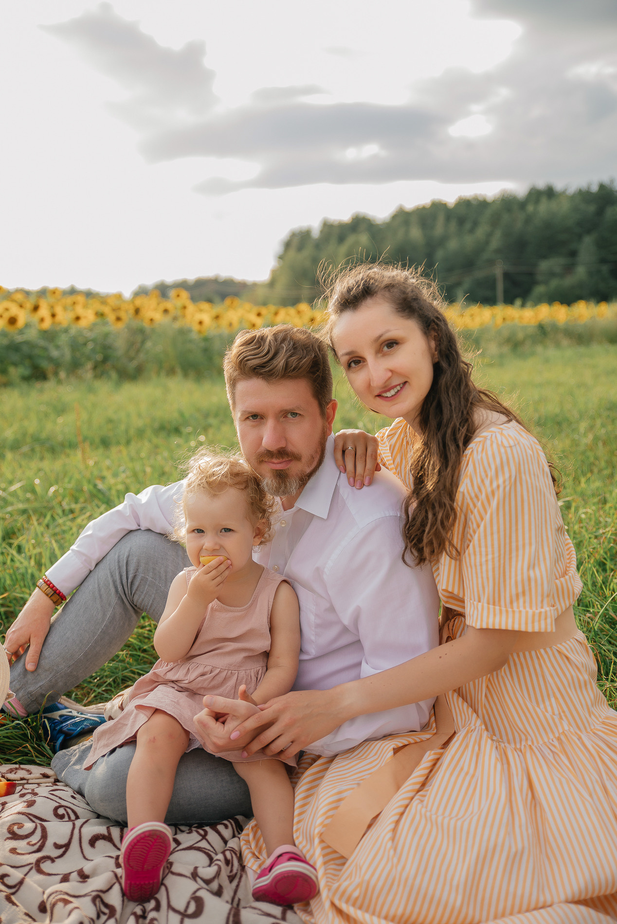 Happy Family_Сергей, Стася и Злата. Свадебный и семейный фотограф в Минске Яна Новак
