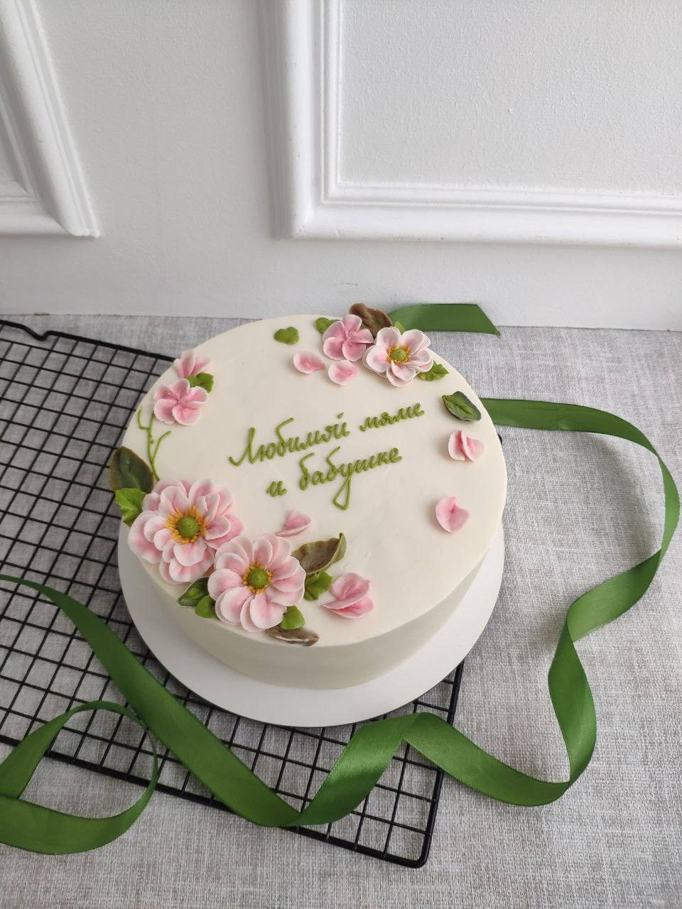 Работы учениц. Аникина Юлия / Кремовая флористика в корейской технике