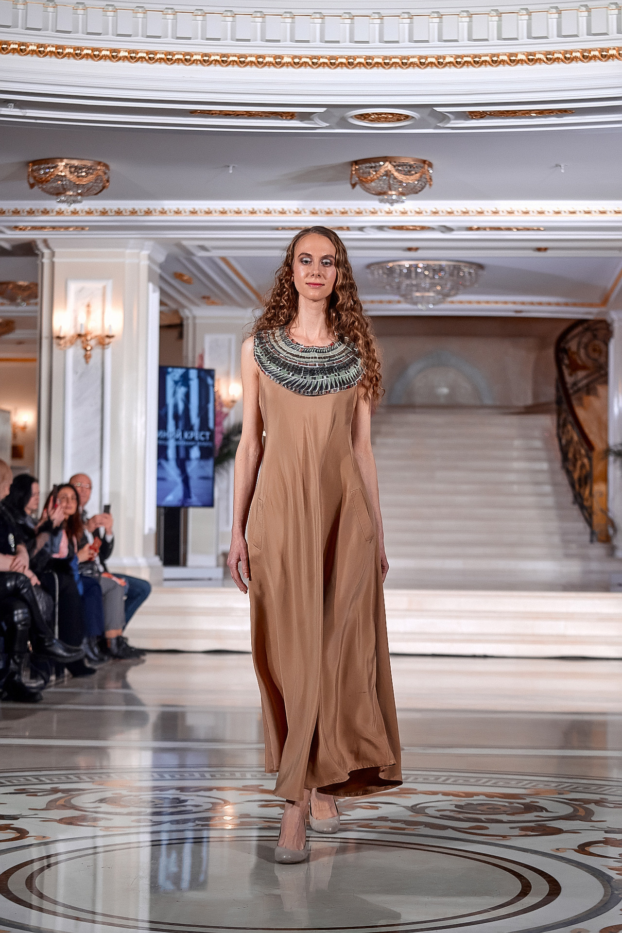 ПОКАЗ В ГОСТИНИЦЕ ЭРМИТАЖ