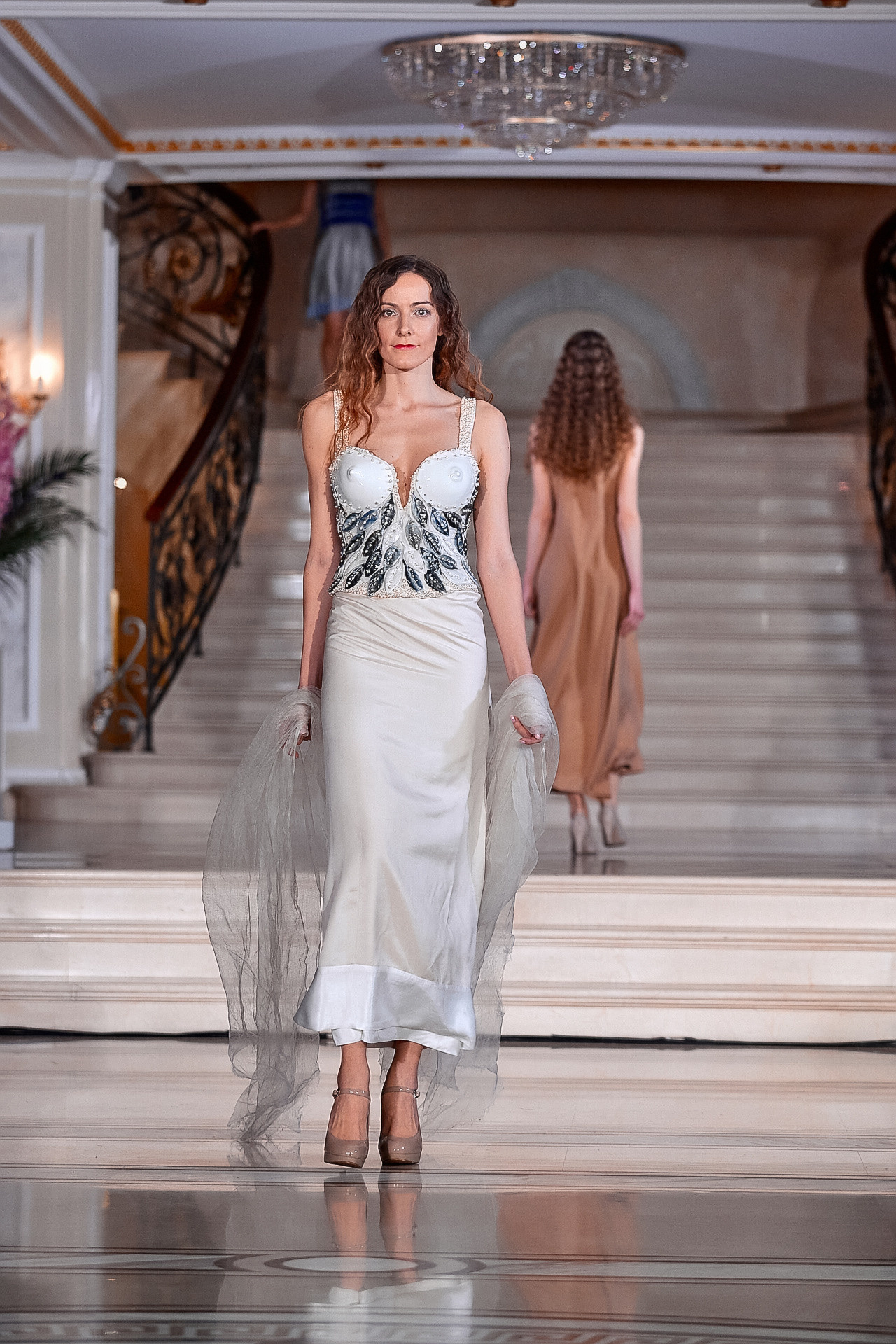 ПОКАЗ В ГОСТИНИЦЕ ЭРМИТАЖ