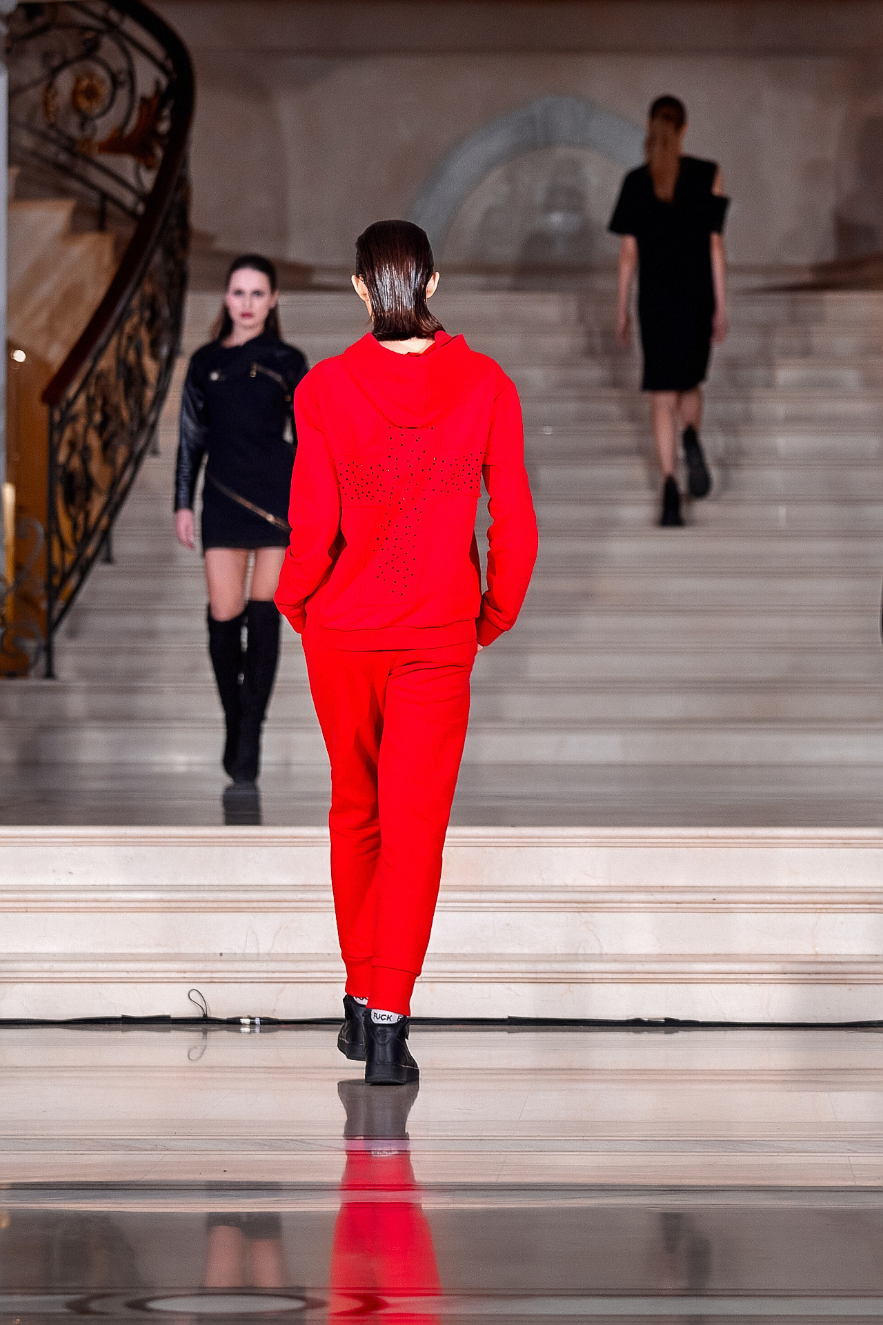 ПОКАЗ В ГОСТИНИЦЕ ЭРМИТАЖ