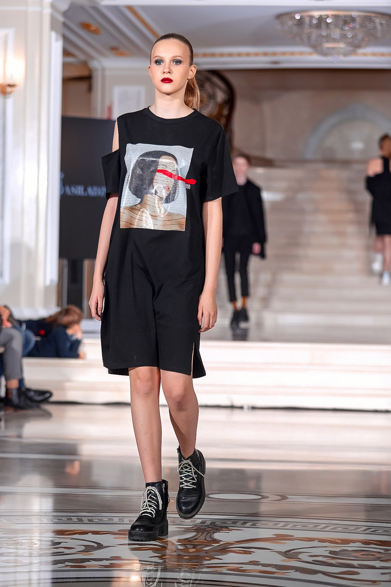 ПОКАЗ В ГОСТИНИЦЕ ЭРМИТАЖ