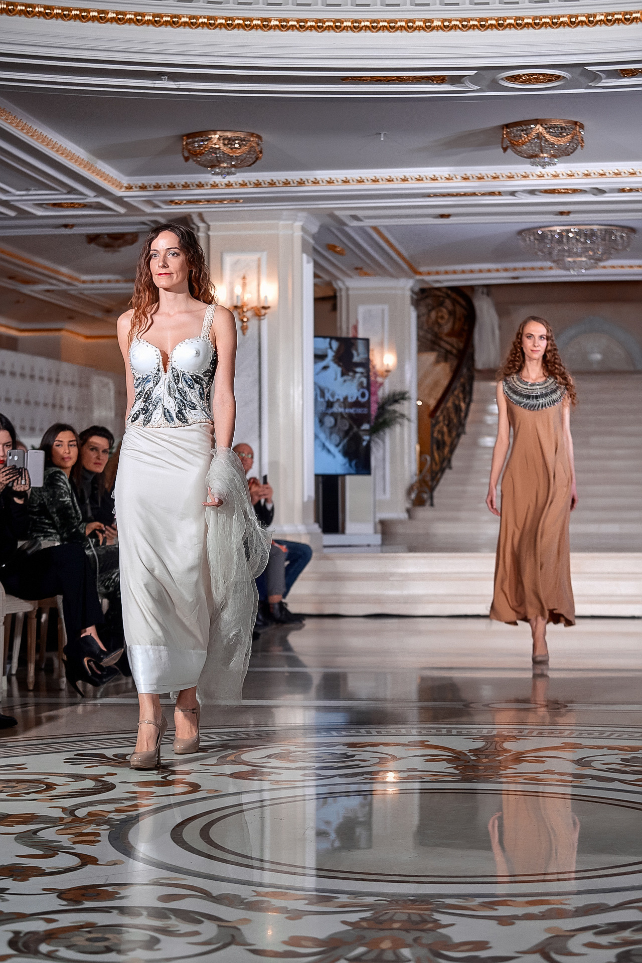 ПОКАЗ В ГОСТИНИЦЕ ЭРМИТАЖ